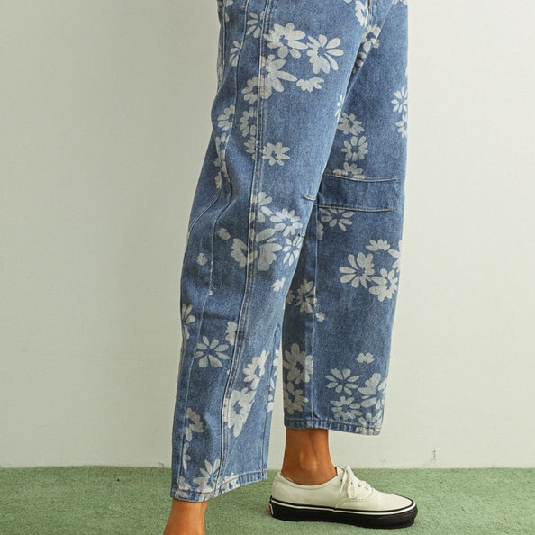 DAISY FLORAL PRINTED BARREL JEANS - MEDIUM WASH