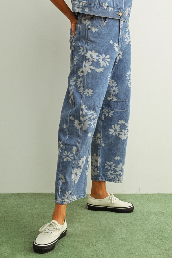 DAISY FLORAL PRINTED BARREL JEANS - MEDIUM WASH