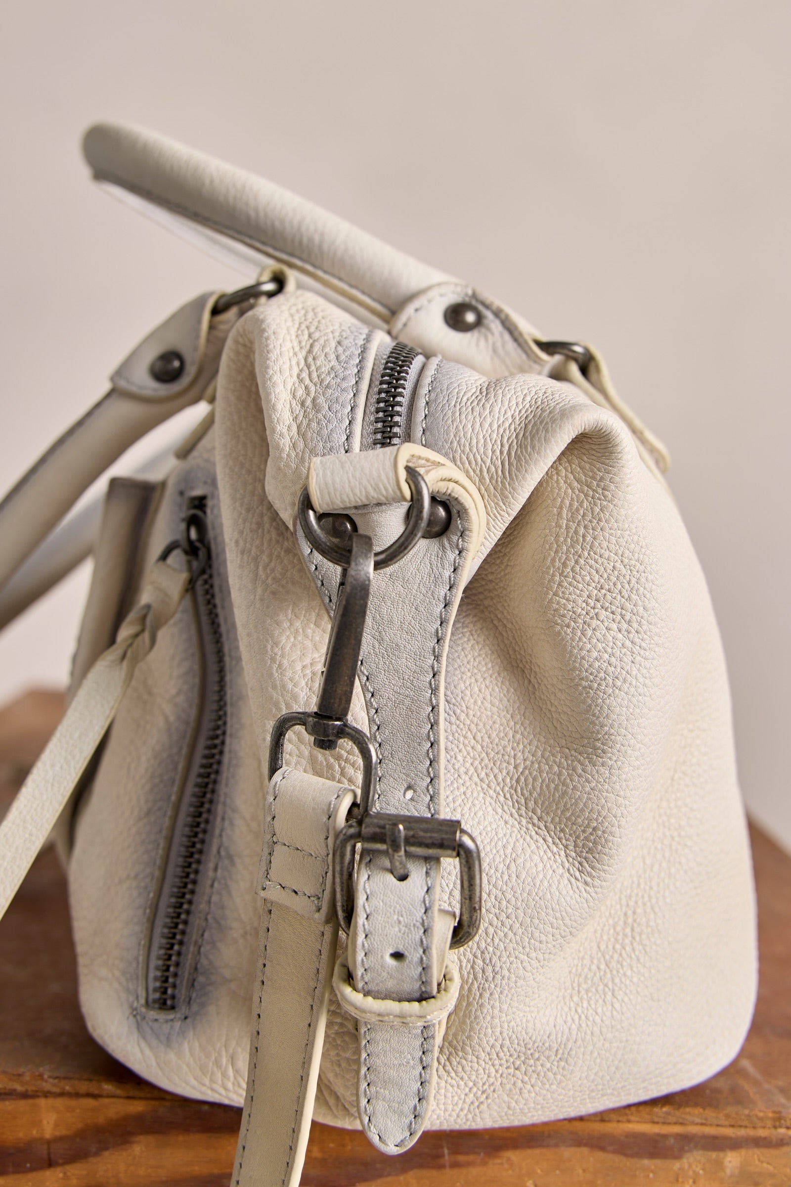 FREE PEOPLE BABY EMERSON LEATHER TOTE - SALT