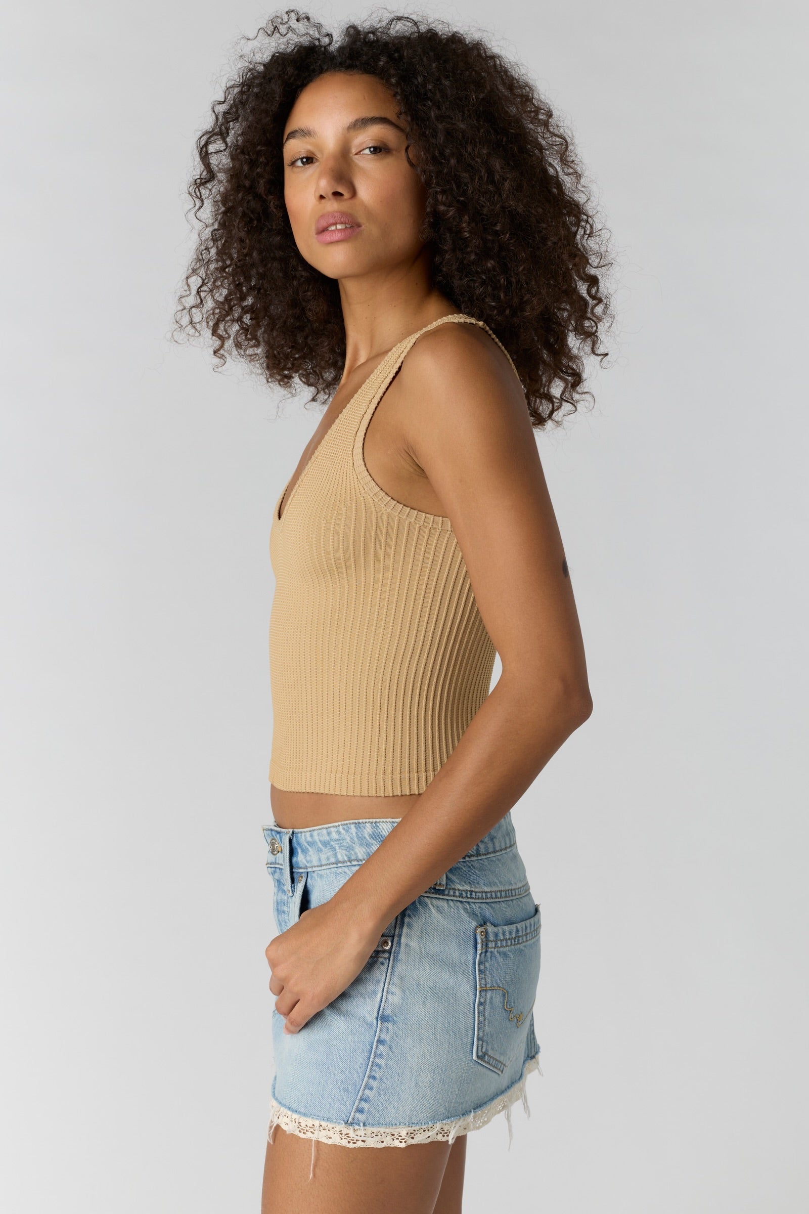 FREE PEOPLE CLEAN SLATE SEAMLESS TANK - OAT LATTE