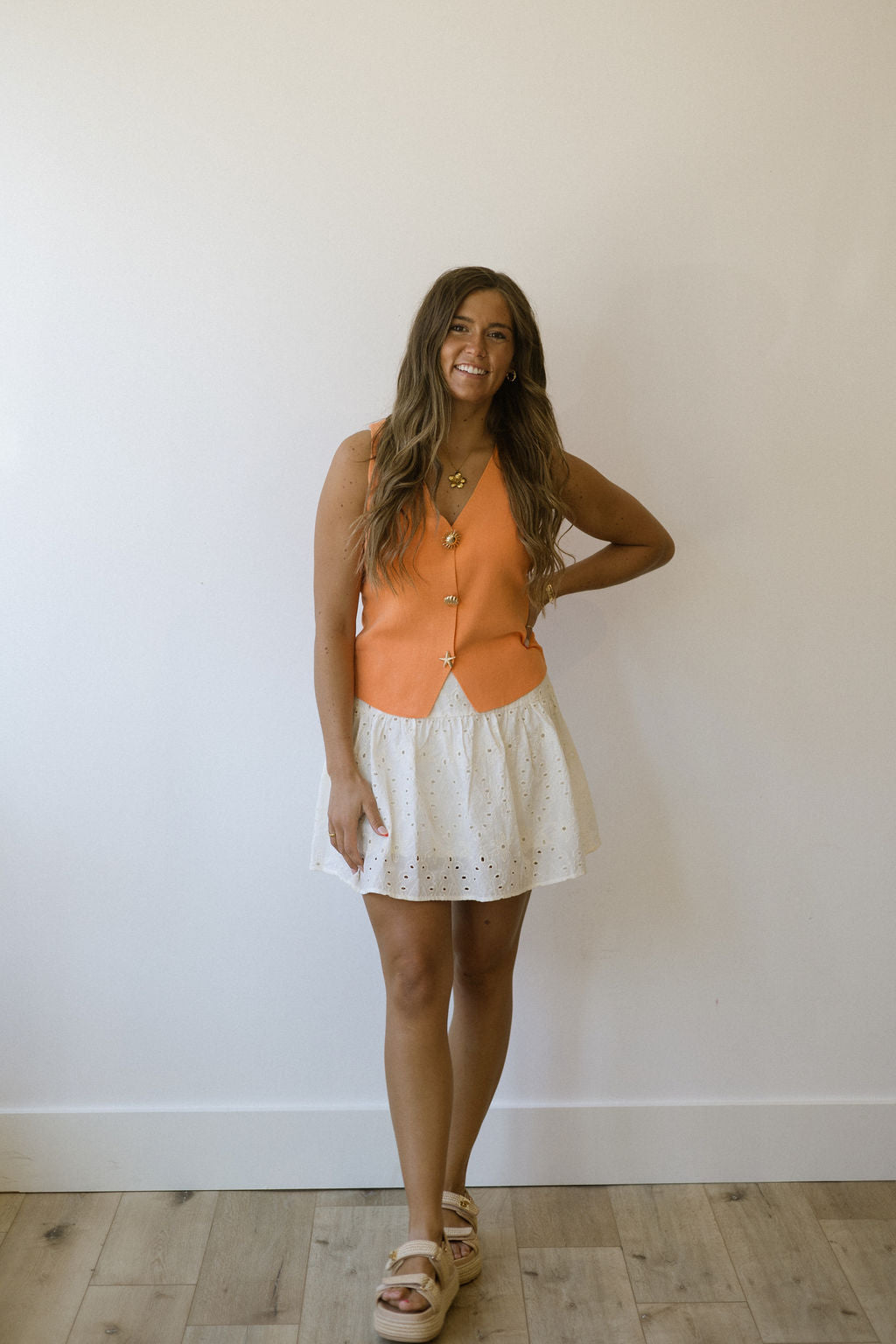 VM KYLIE V NECK VEST - TANGERINE