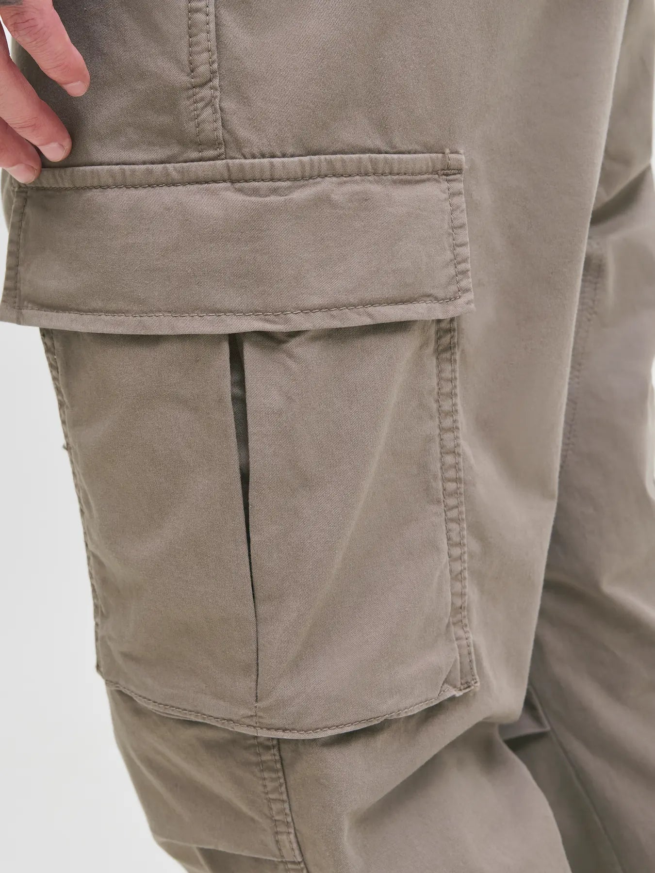 JJ STACE TUCKER CARGO PANTS - WALNUT