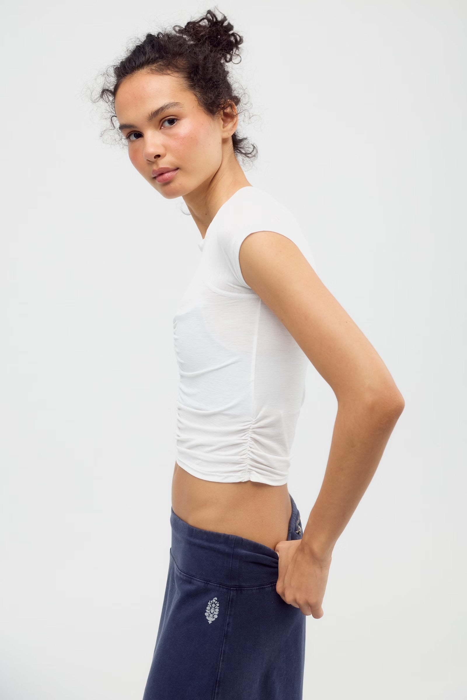 FREE PEOPLE TEMPO RUCHED SHORT SLEEVE - WHITE