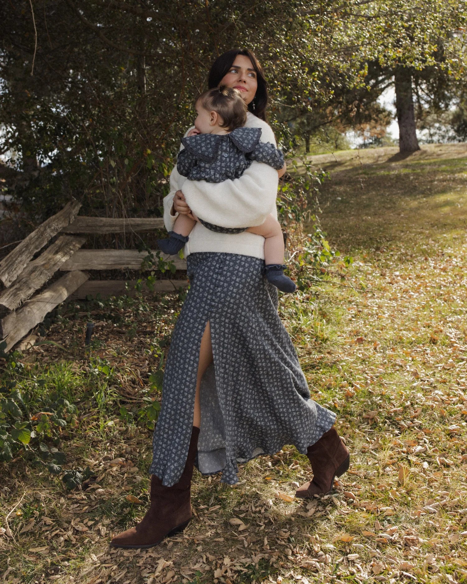 RYLEE + CRU BUTTON SLIT SKIRT - HEART DITSY