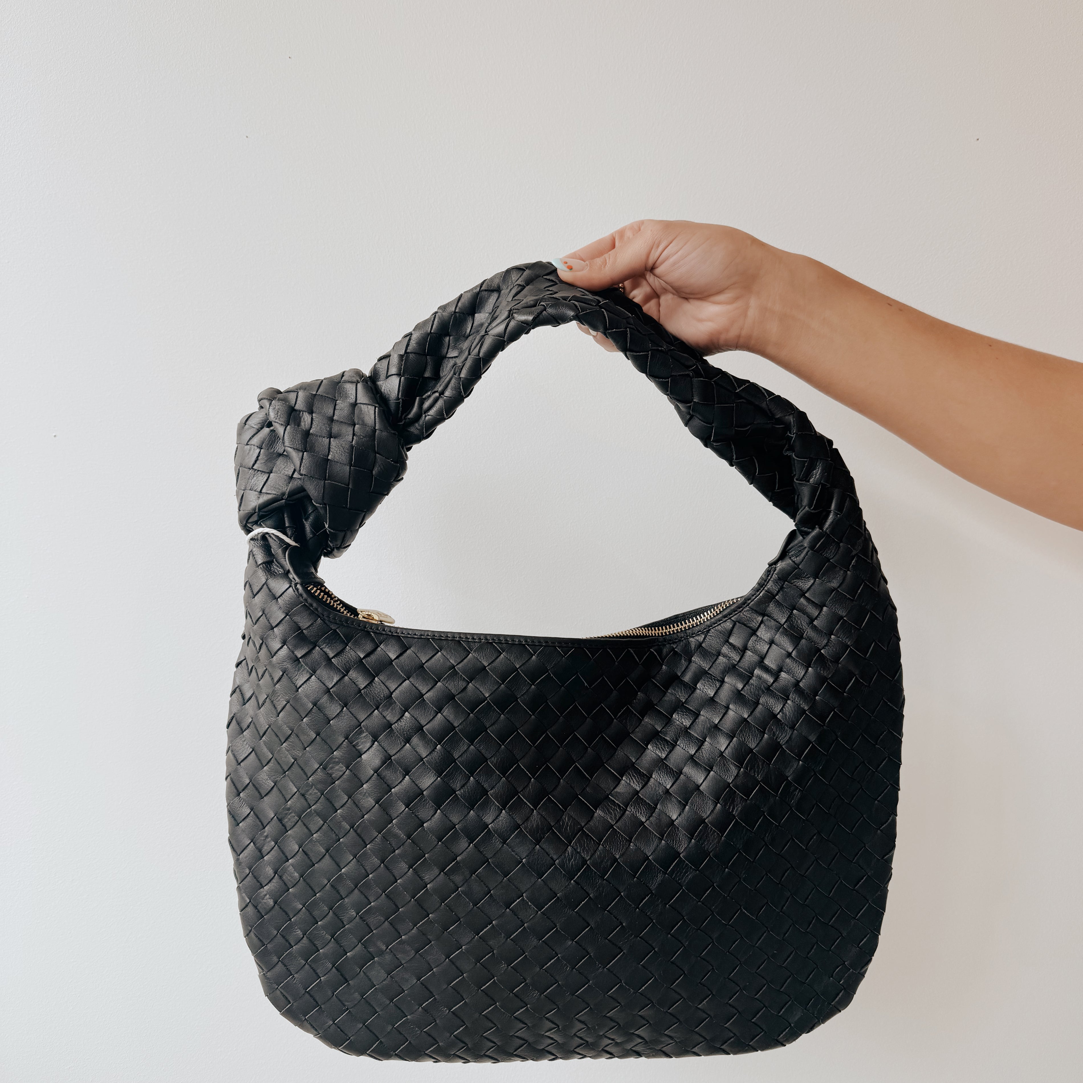 RISA ZAR HAND WOVEN BAG - BLACK