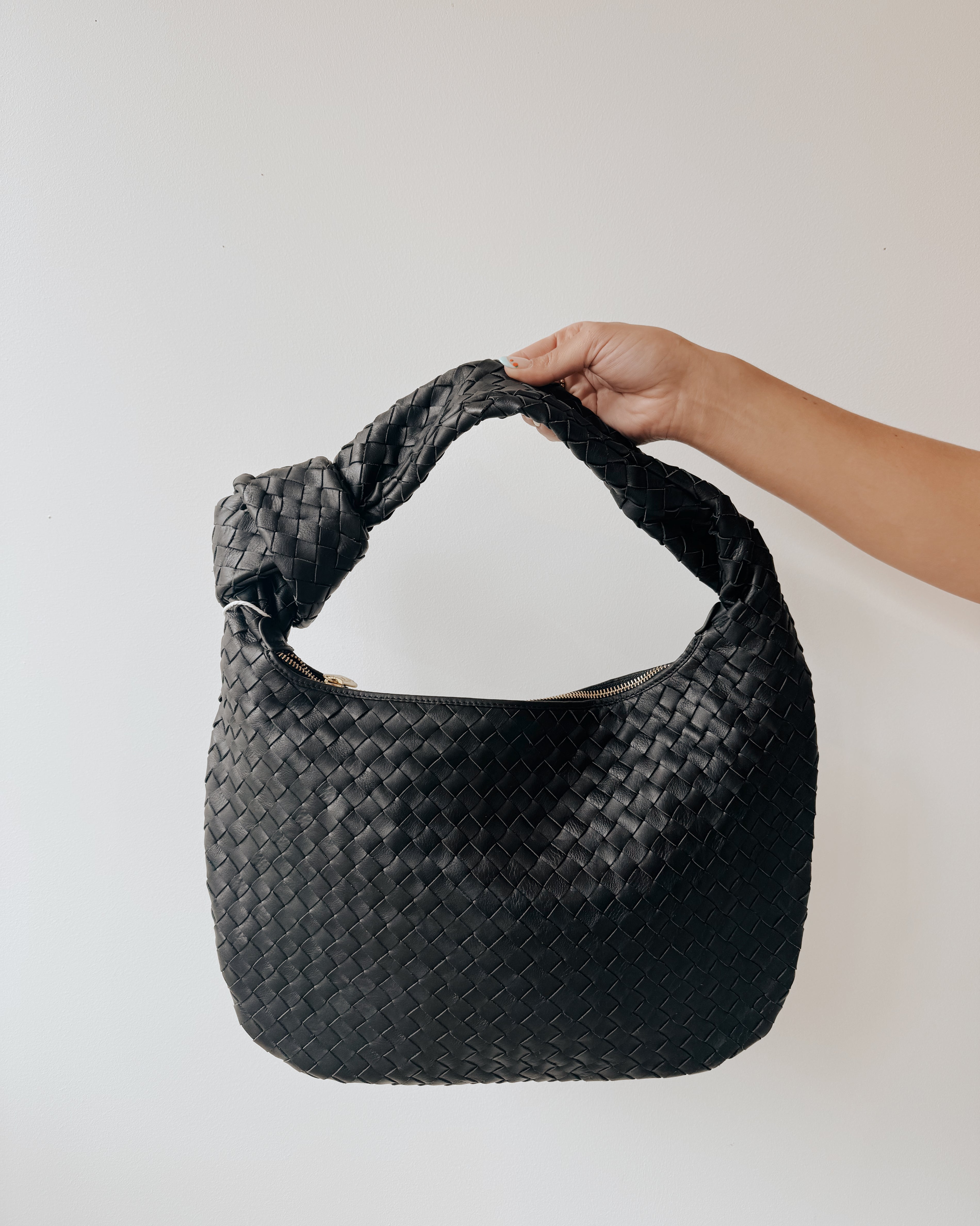 RISA ZAR HAND WOVEN BAG - BLACK