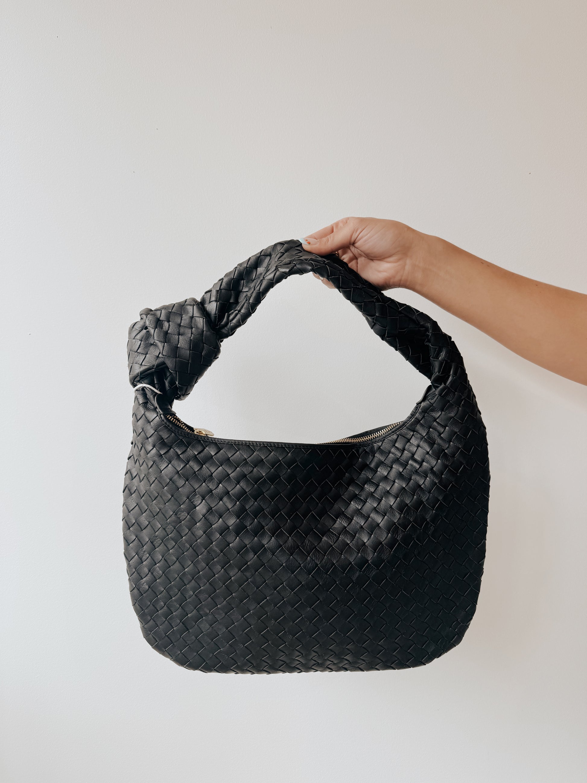 RISA ZAR HAND WOVEN BAG - BLACK