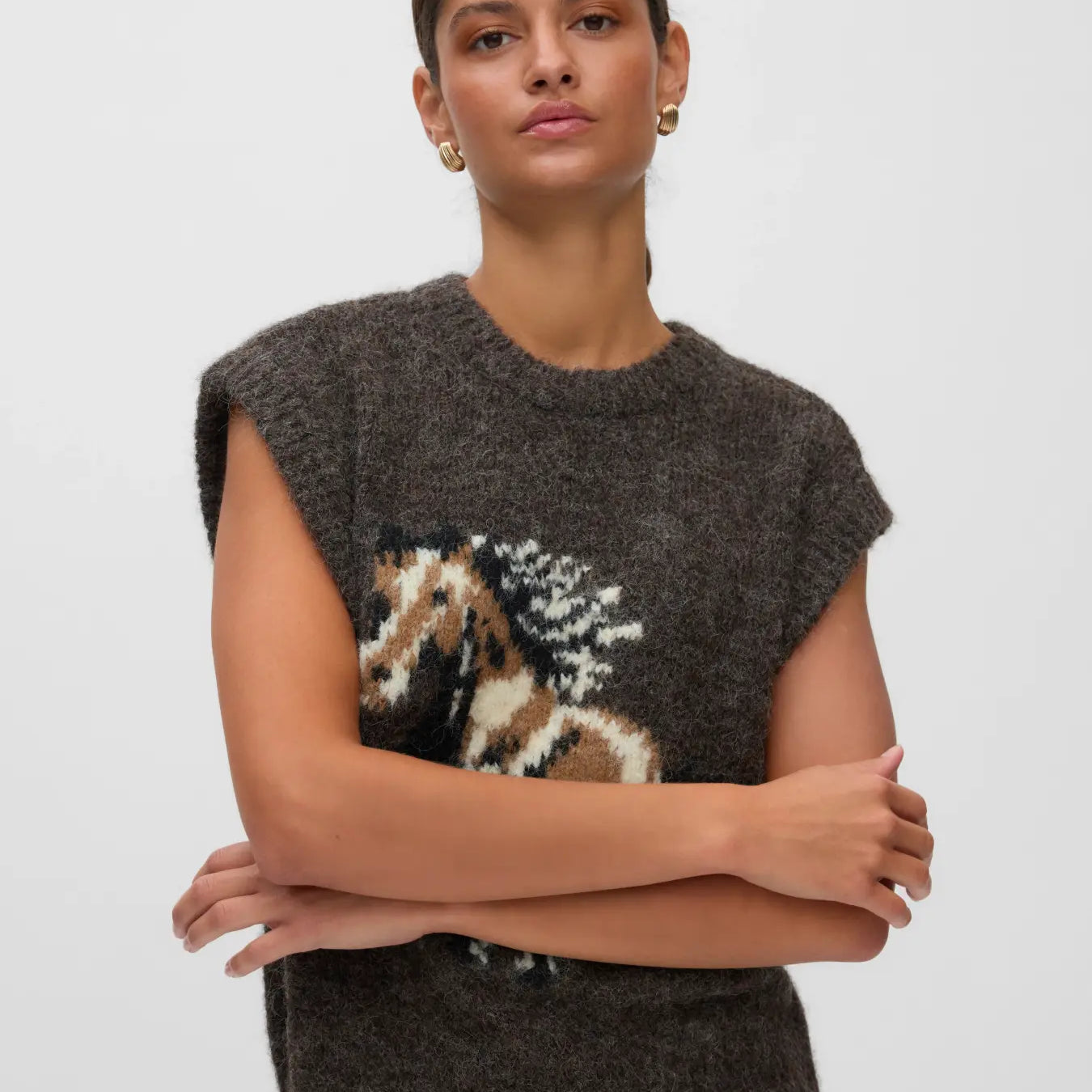 VM ARIANNA O NECK VEST - CHOCOLATE TORTE