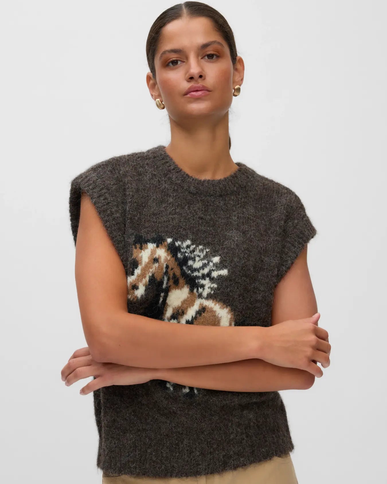 VM ARIANNA O NECK VEST - CHOCOLATE TORTE