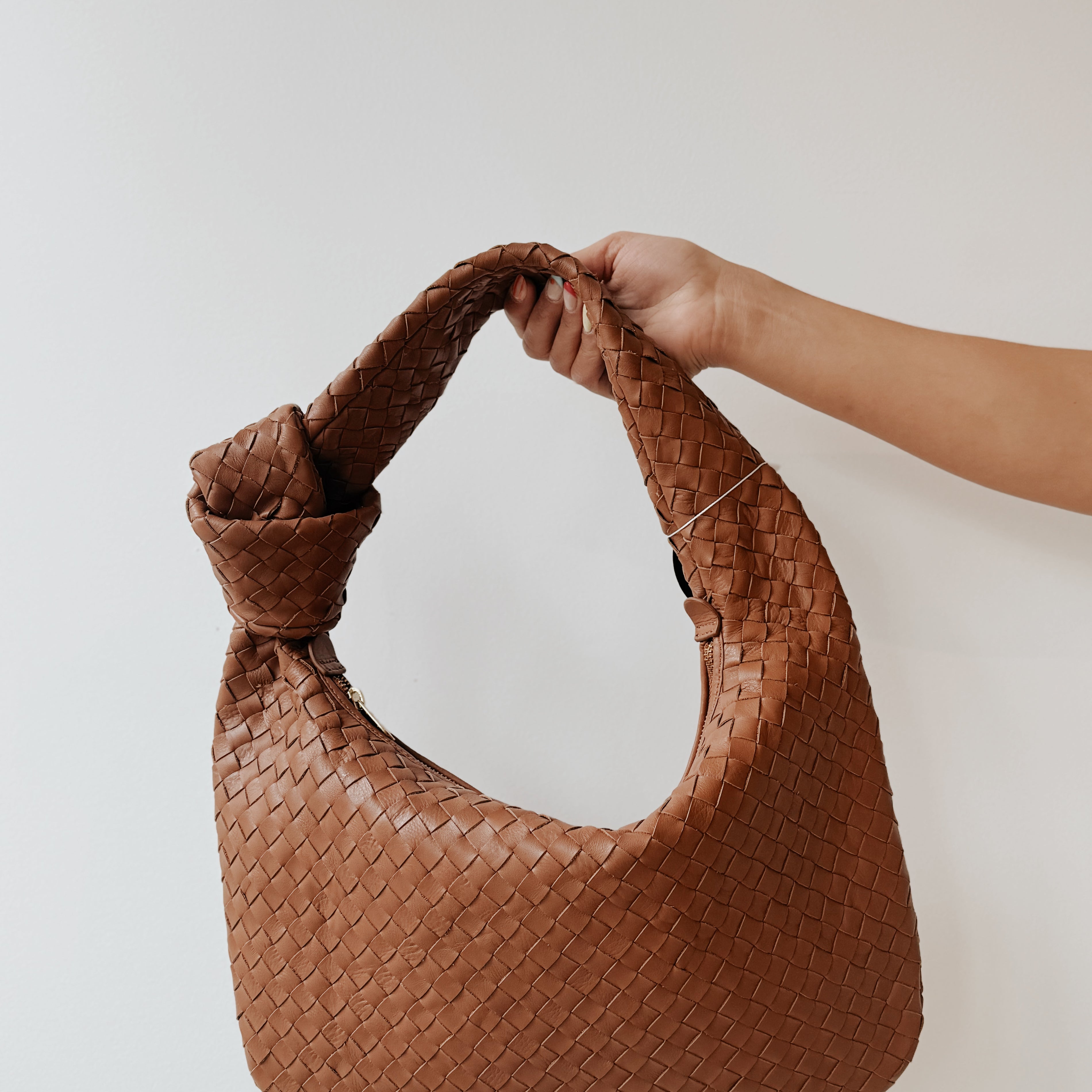 RISA ZAR HAND WOVEN BAG - TAN