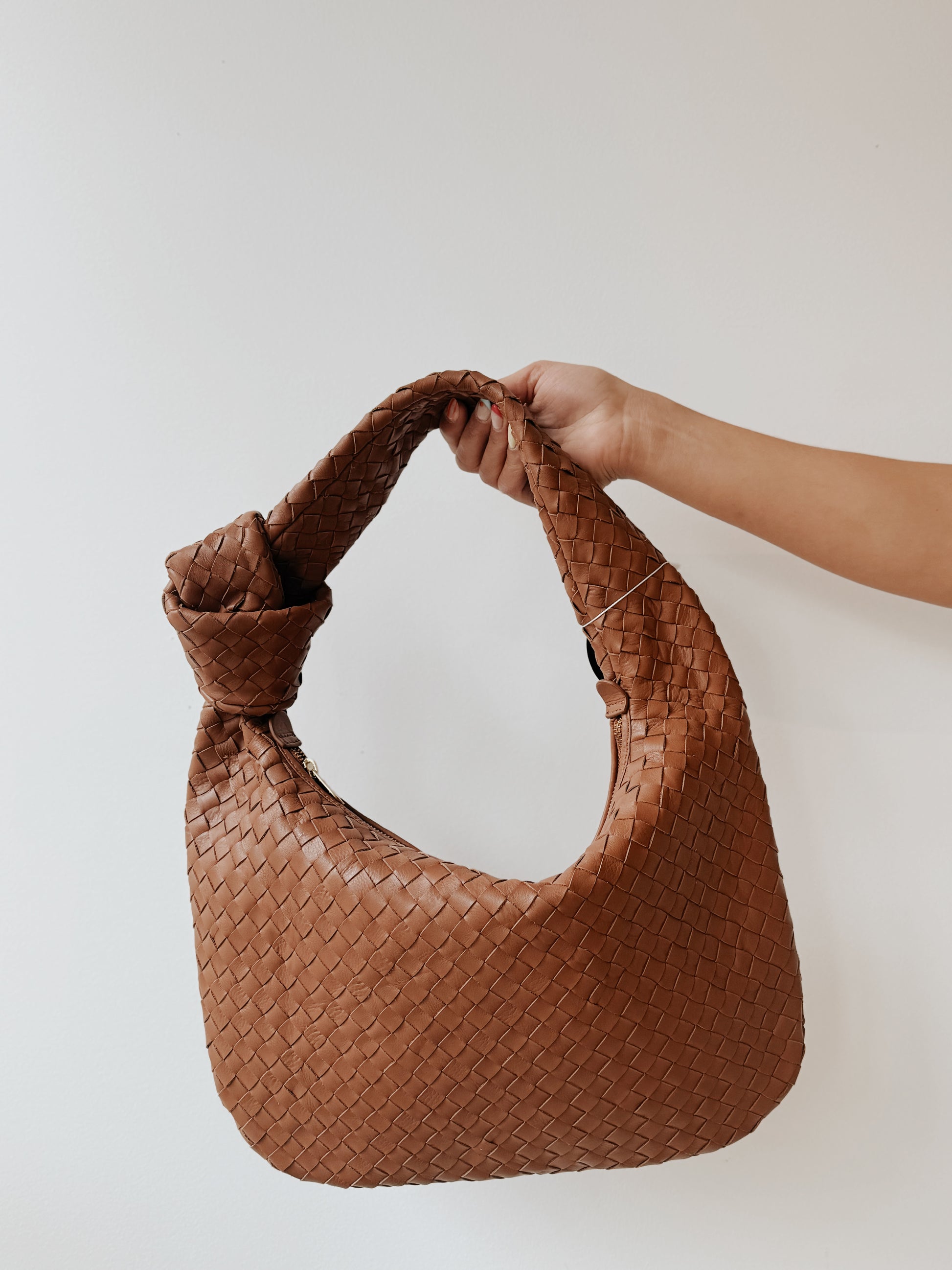 RISA ZAR HAND WOVEN BAG - TAN