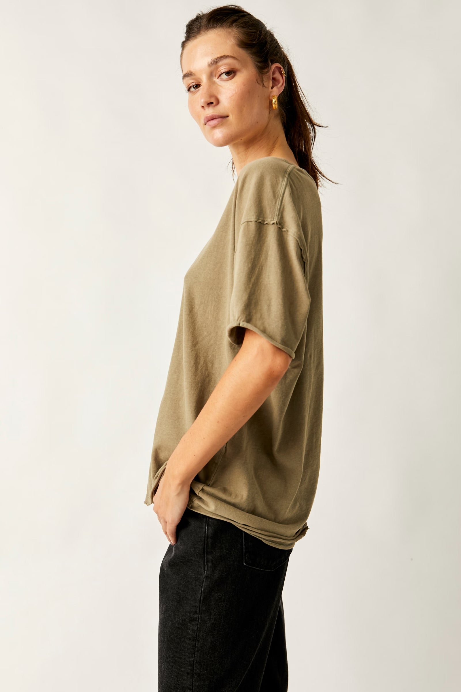FREE PEOPLE NINA TEE - OLIVE STONE