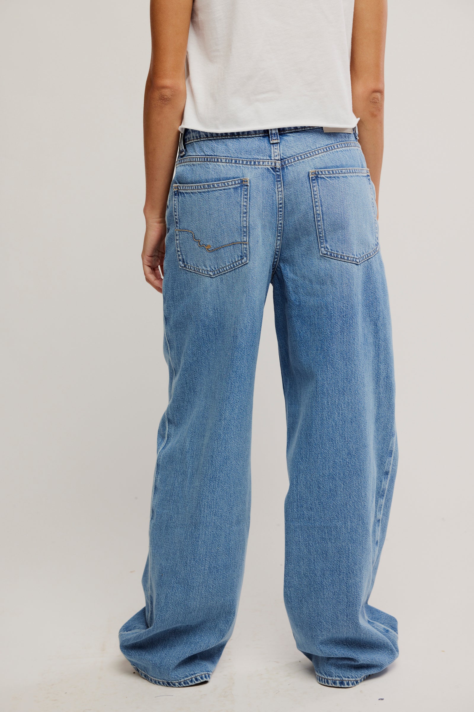 FREE PEOPLE NIA BOYFRIEND JEANS - FRIDAY