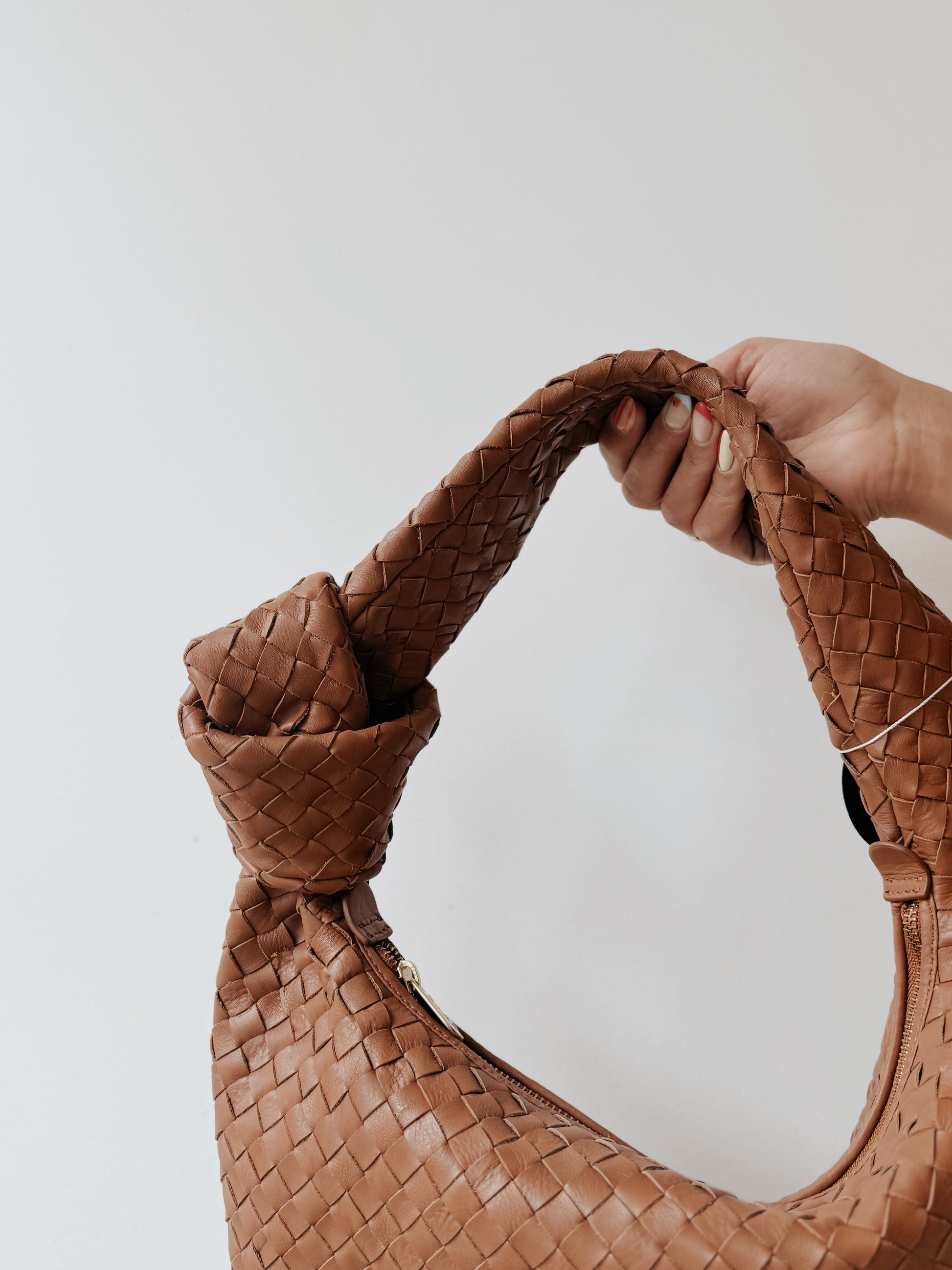 RISA ZAR HAND WOVEN BAG - TAN