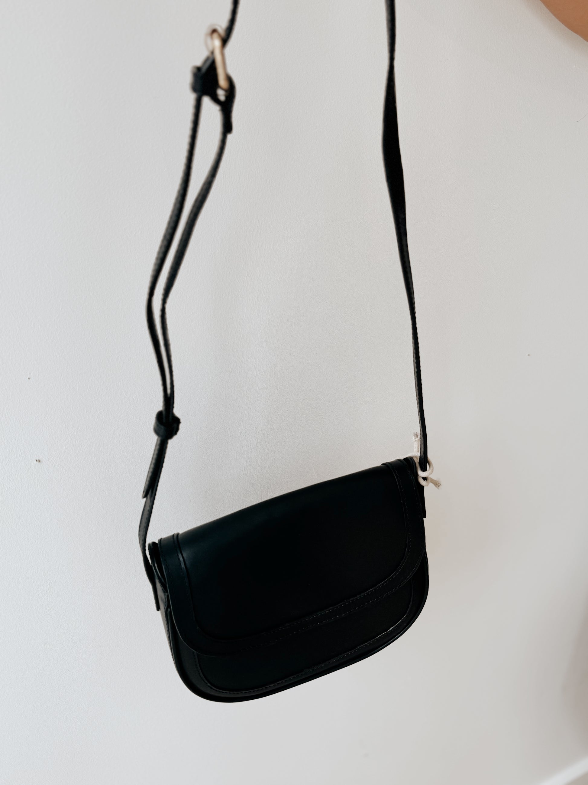 RISA JONES CROSSBODY BAG - BLACK