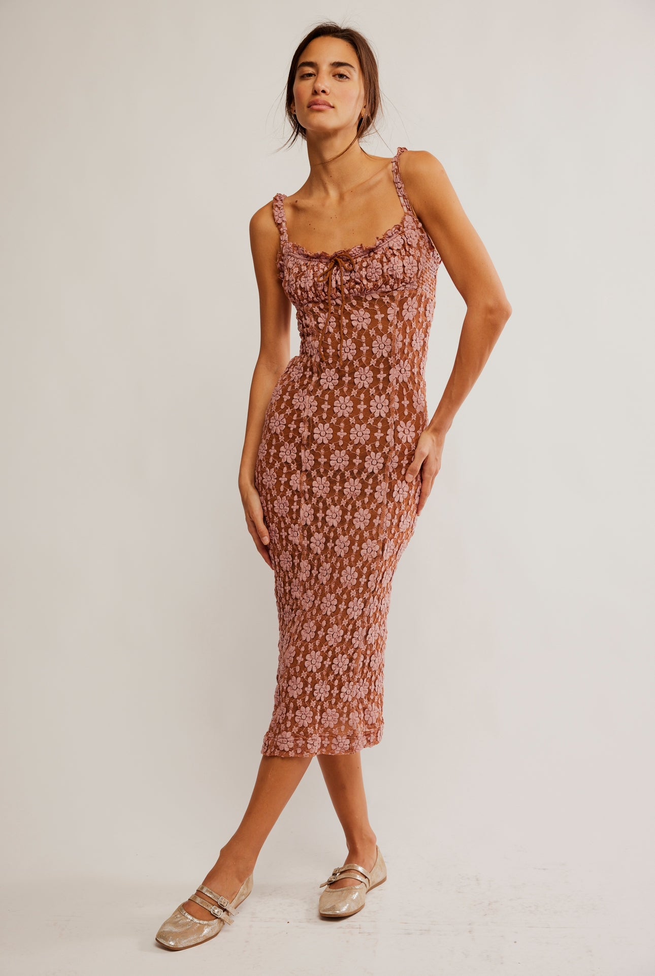 MIDI DRESSES – On Trend