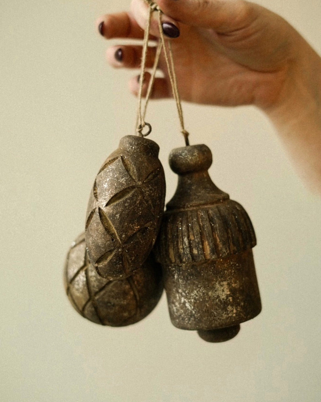 WOODEN TASSEL ORNAMENT - BROWN