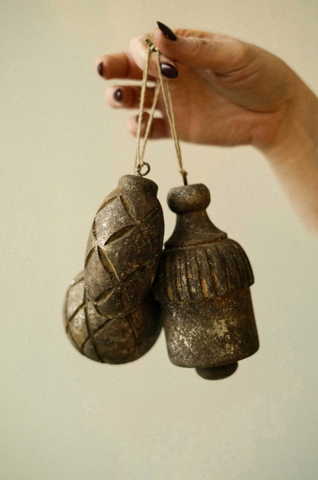 WOODEN TASSEL ORNAMENT - BROWN