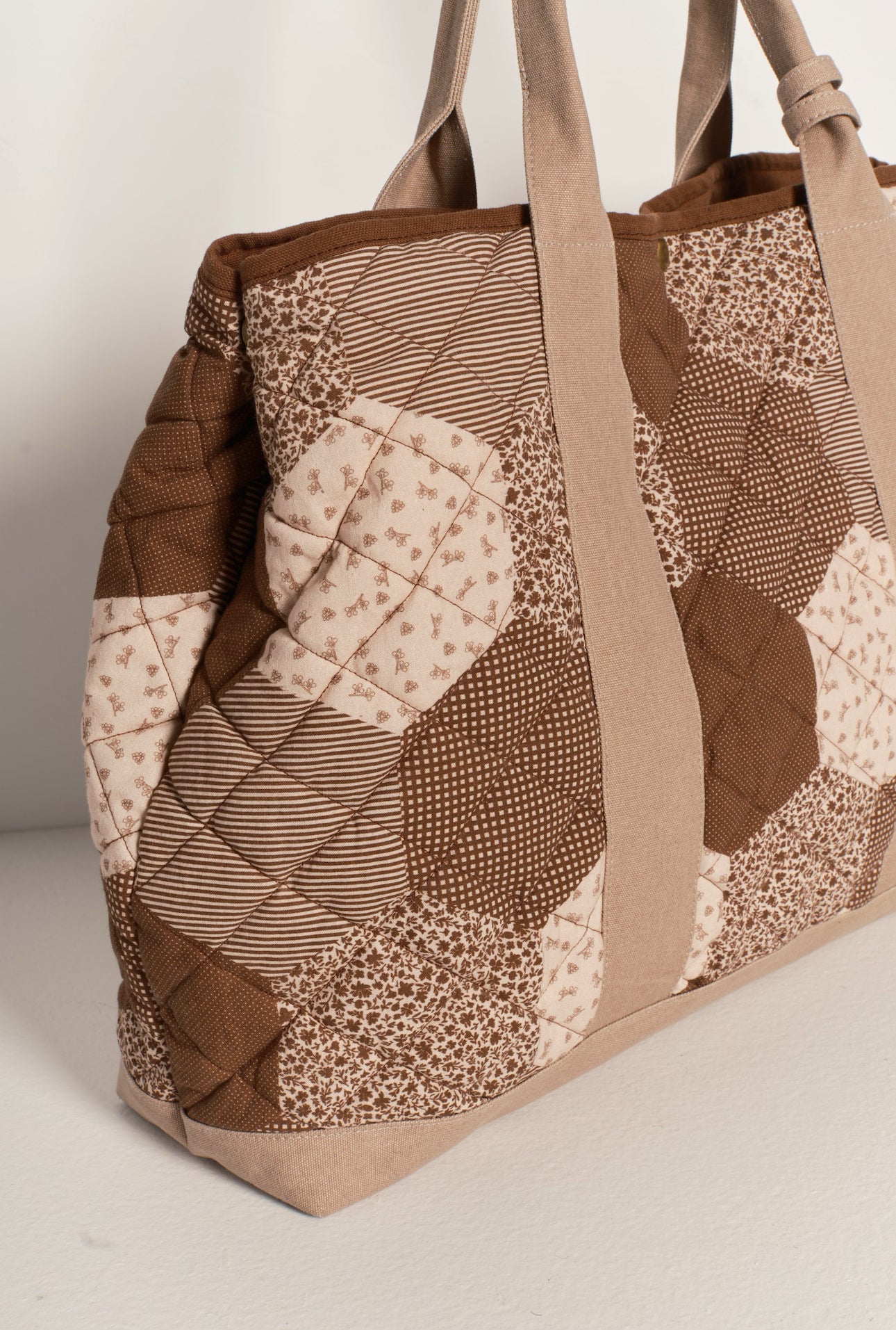 FREE PEOPLE PIPPA PATCHWORK TOTE - NEUTRAL MIX