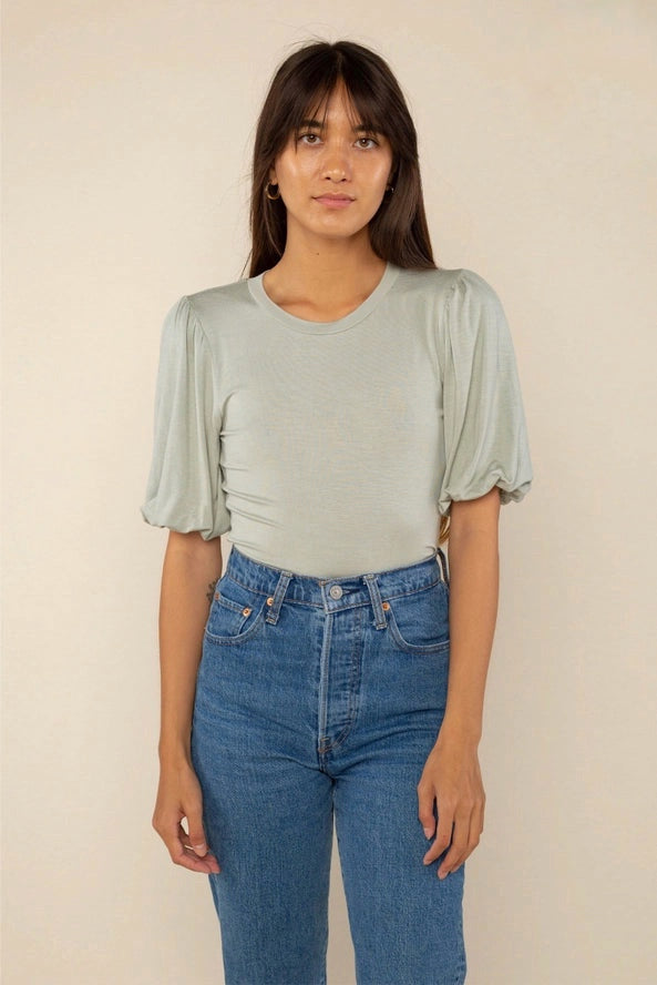 REAGAN BAMBOO PUFF TEE - SAGE