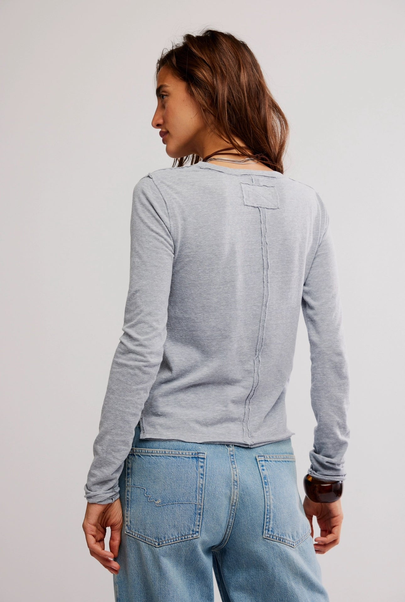 FREE PEOPLE NOVA TEE LS - GREYHOUND