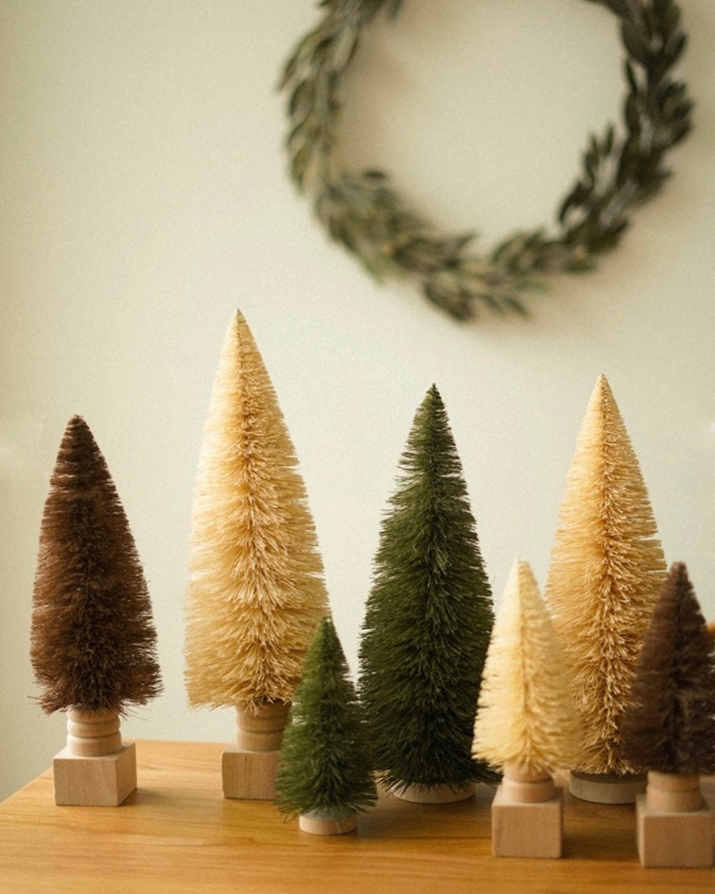 SISAL BOTTLE BRUSH TREE ON BASE - BROWN