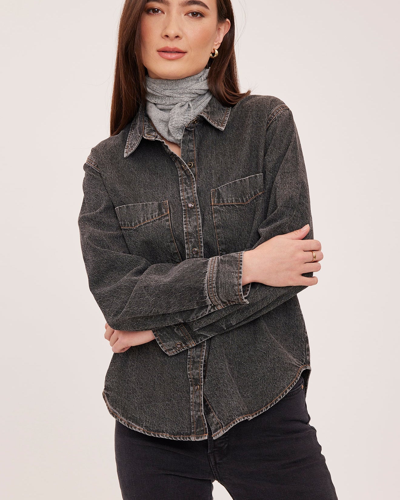 GENTLE FAWN GRIFFON BUTTON DOWN - BLACK WASH