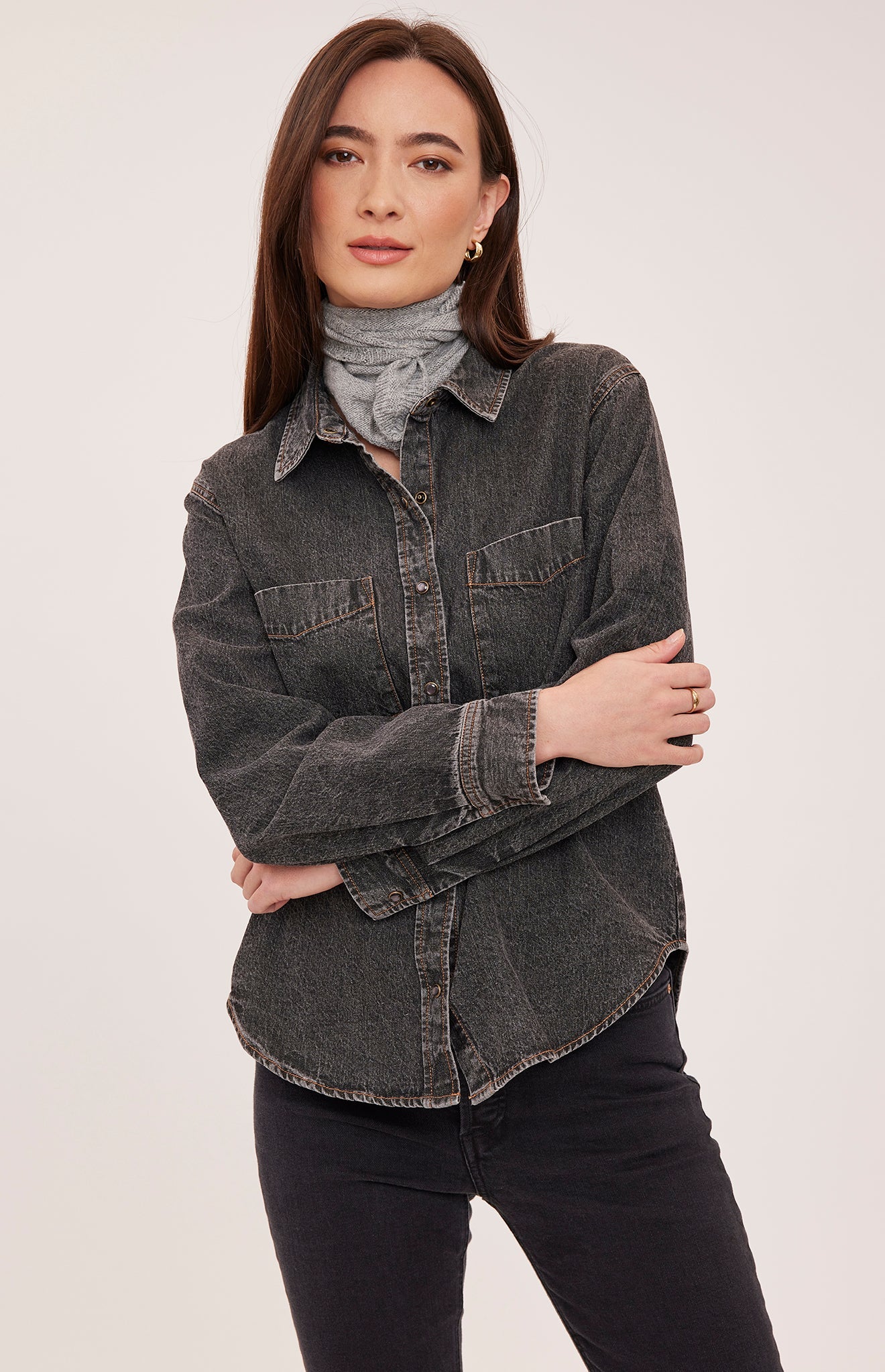 GENTLE FAWN GRIFFON BUTTON DOWN - BLACK WASH