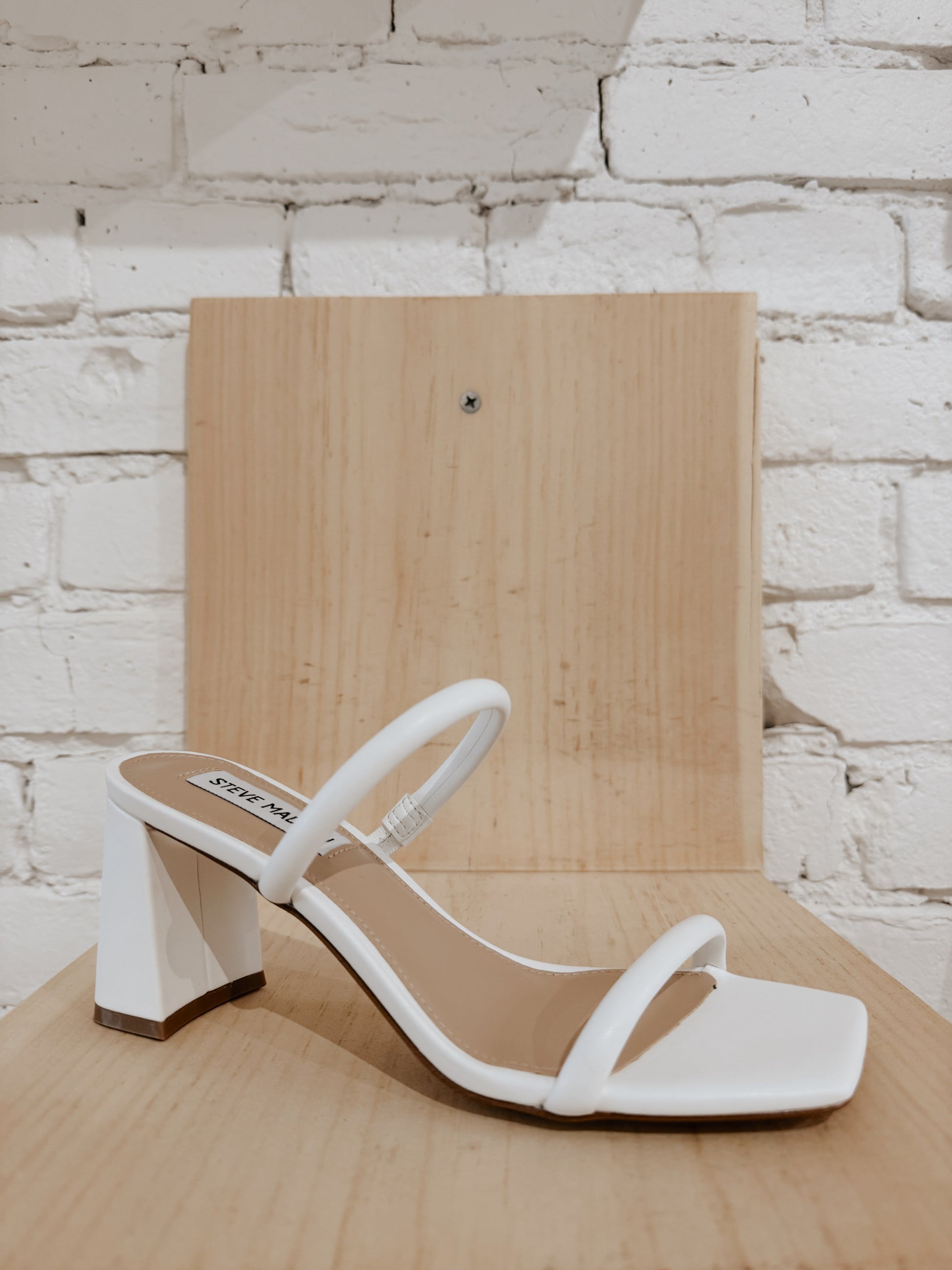 STEVE MADDEN LINZA HEELS - WHITE