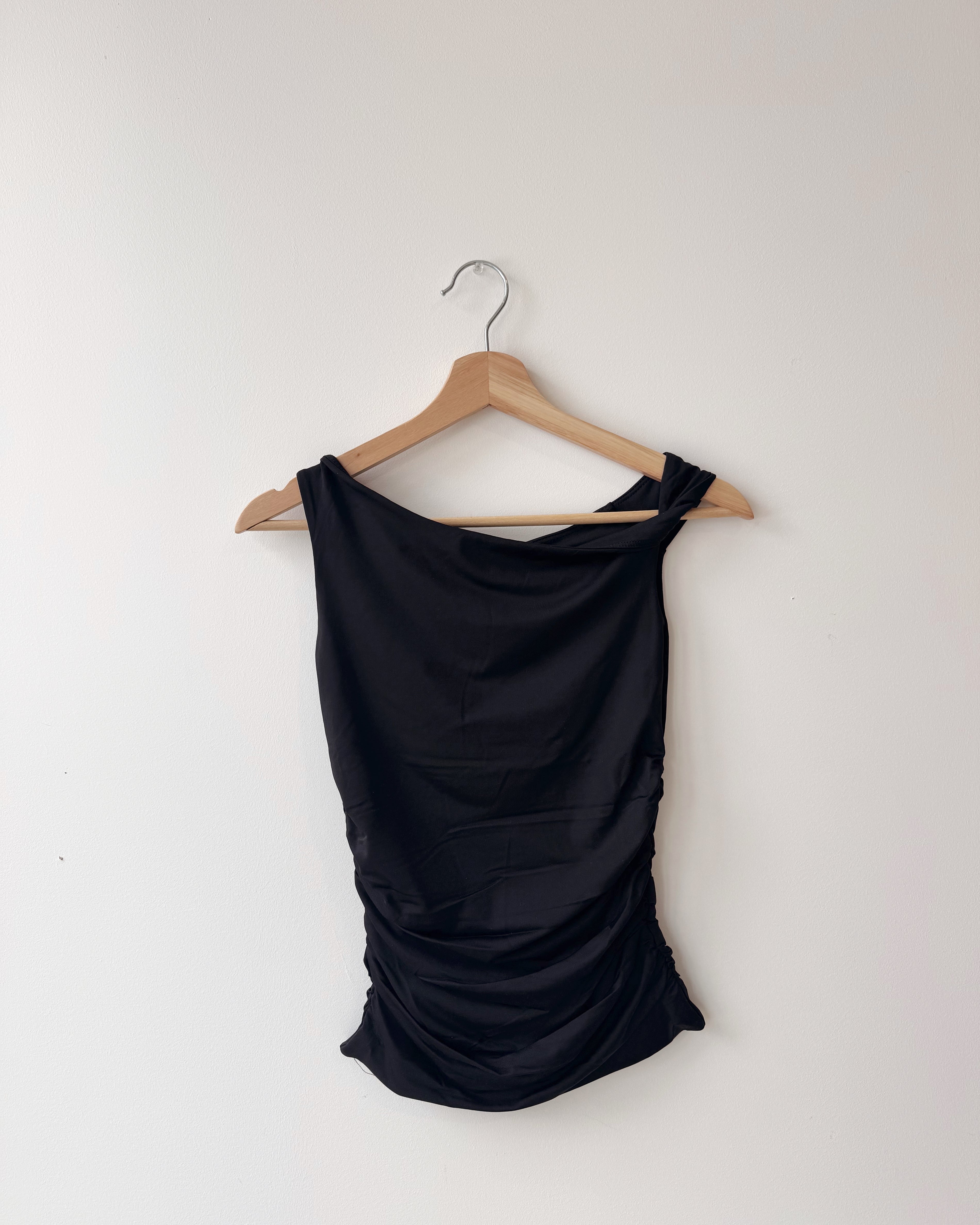 CHARLOTTE RUCHED TOP - BLACK