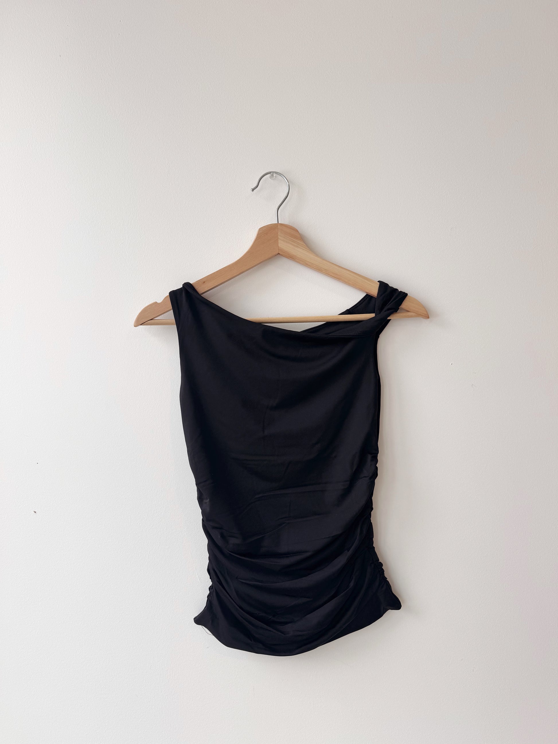 CHARLOTTE RUCHED TOP - BLACK