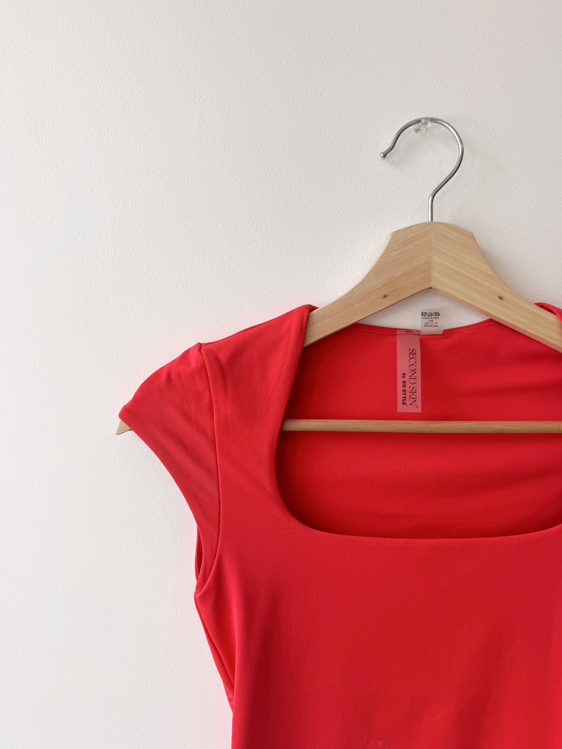 TIARA CAP SLEEVE TOP - CHERRY