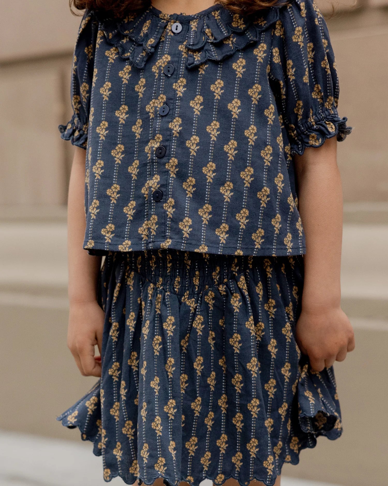 RYLEE + CRU SMOCKED V MINI SKIRT - VINTAGE BLOOM