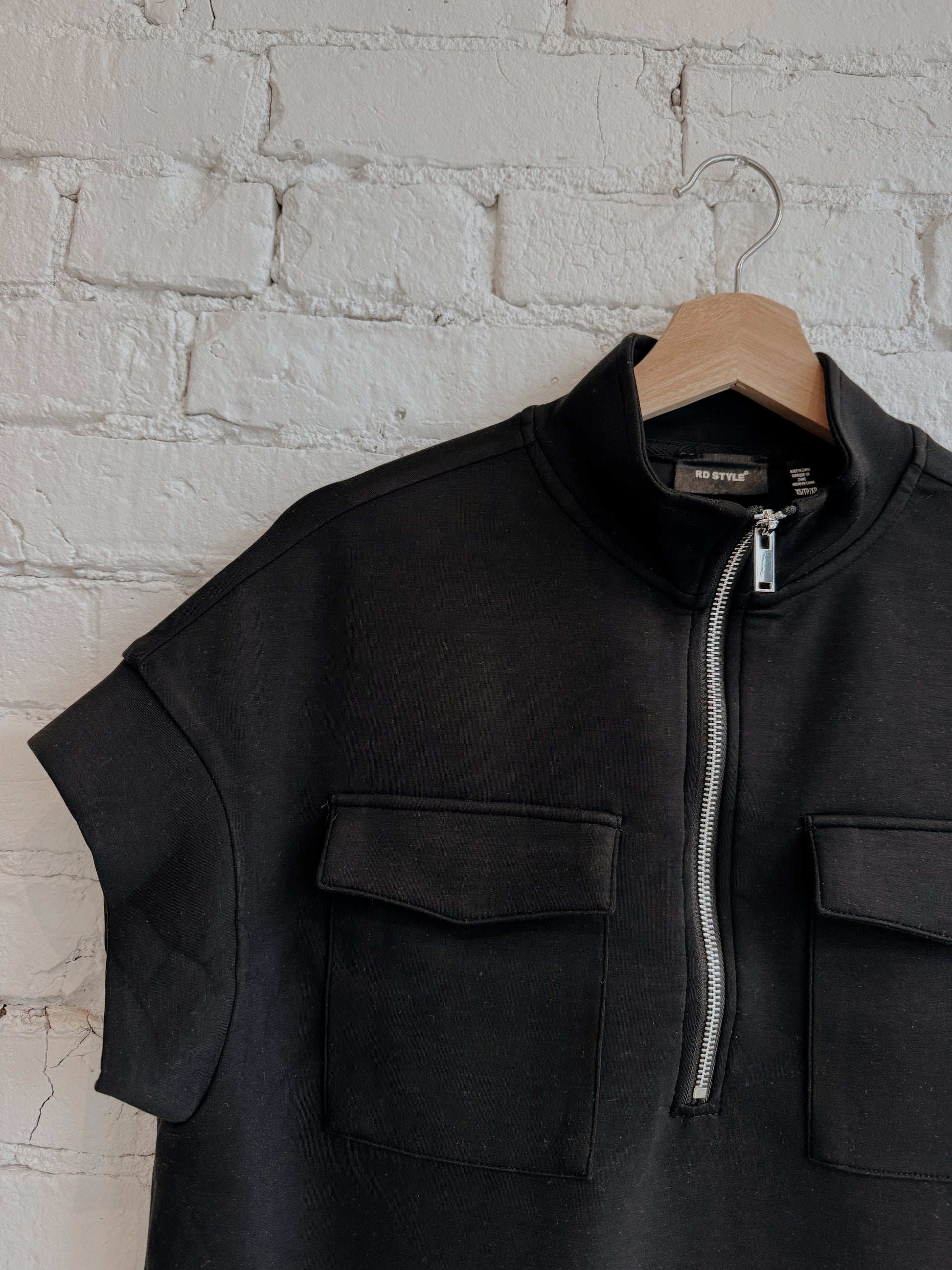 DUA SOFT KNIT HALF ZIP TOP - BLACK