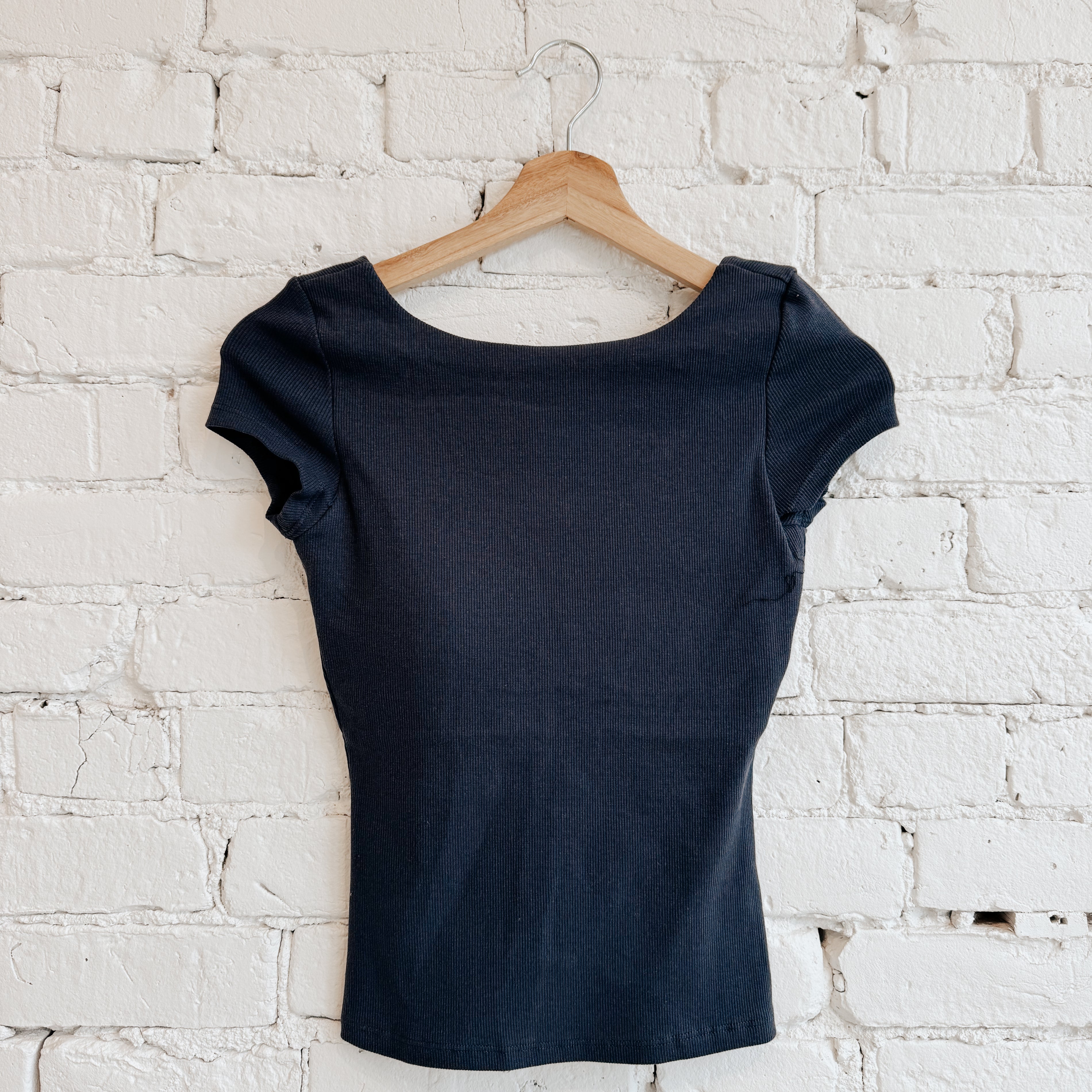 COTTON CORE BRIDA RIBBED LOW BACK TEE - SEA BLUE