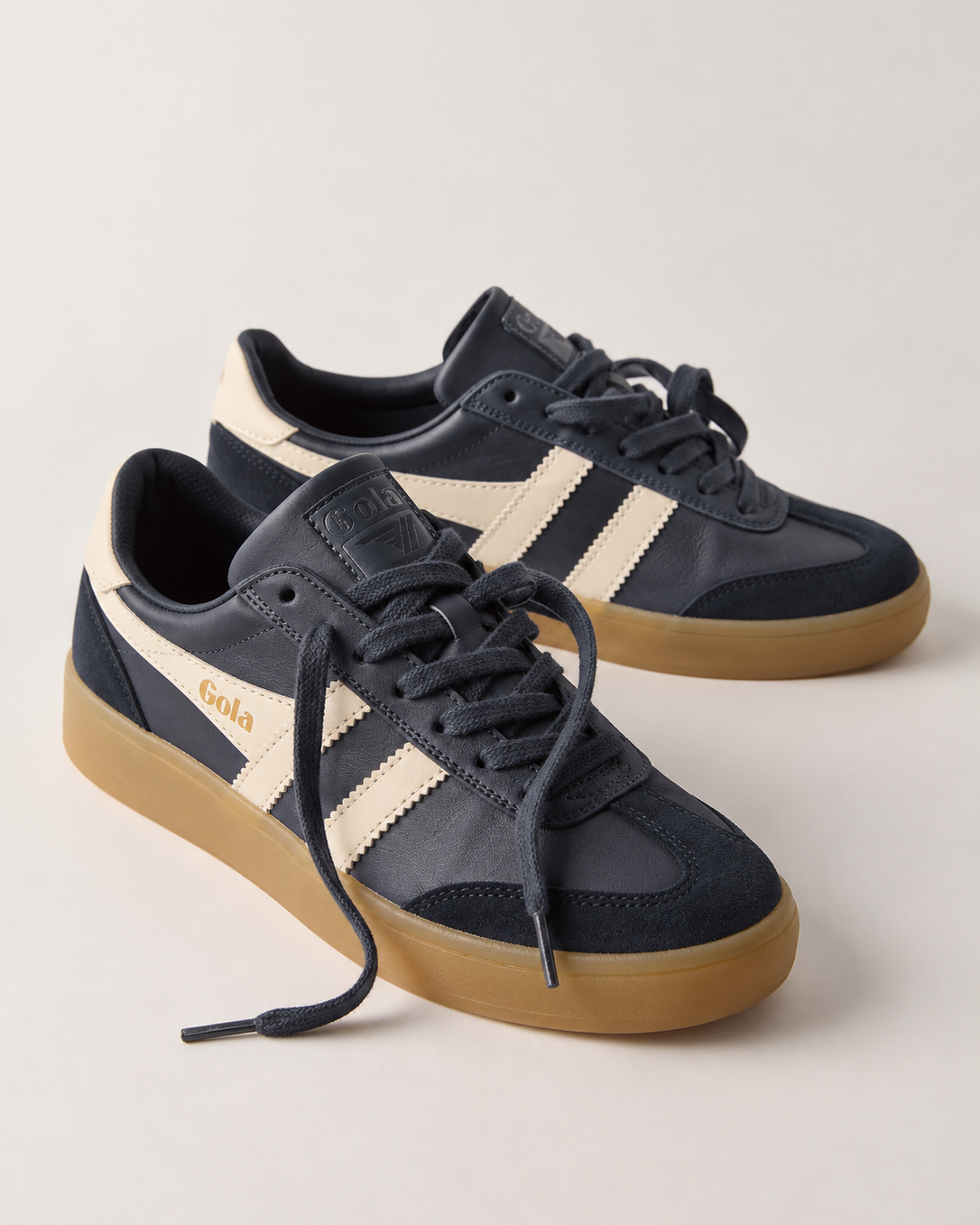 GOLA VIPER METALLIC TRAINER SNEAKER - NAVY. OFF WHITE.