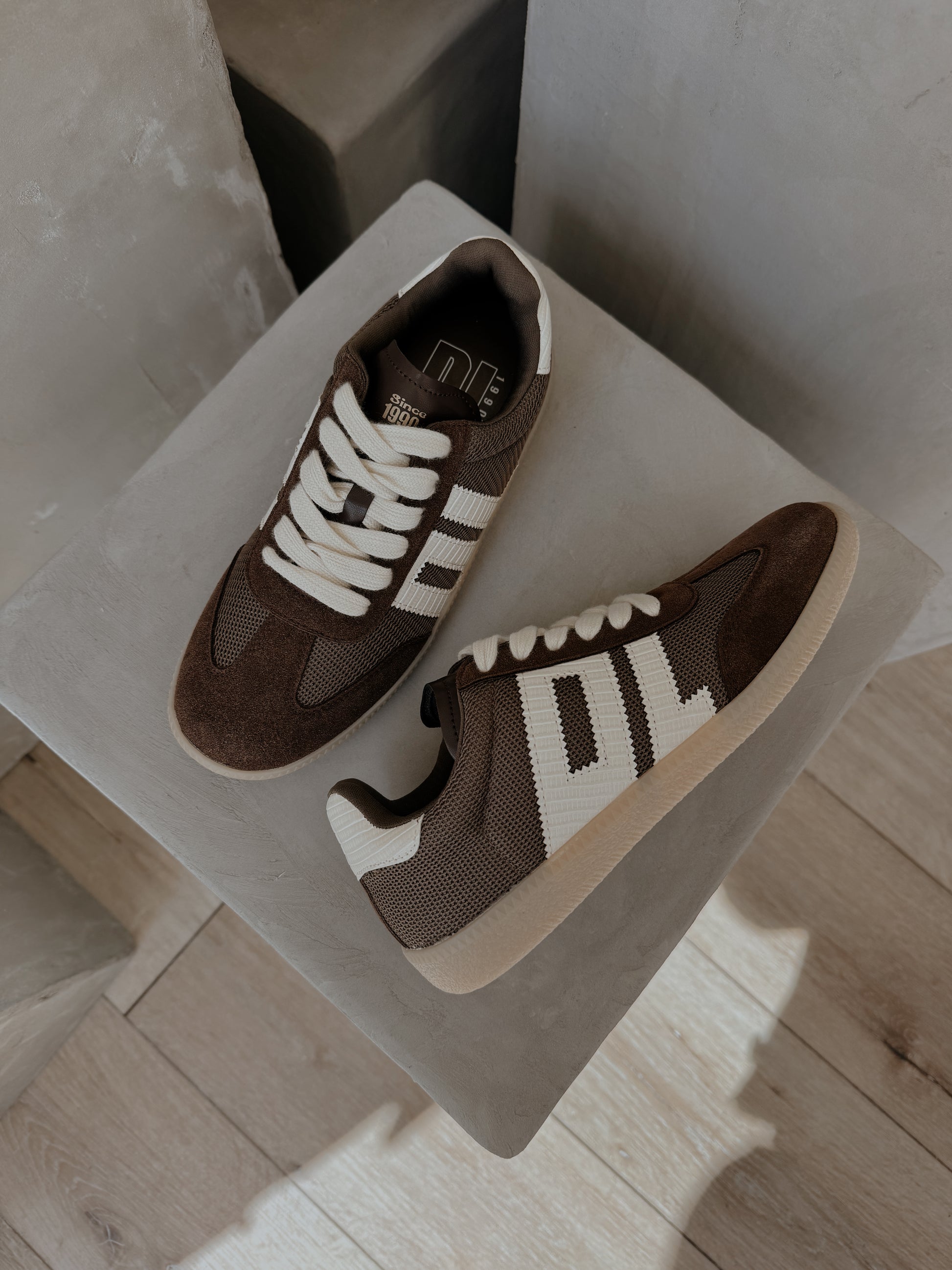 DIRTY LAUNDRY TRACKSTAR SNEAKER - BROWN