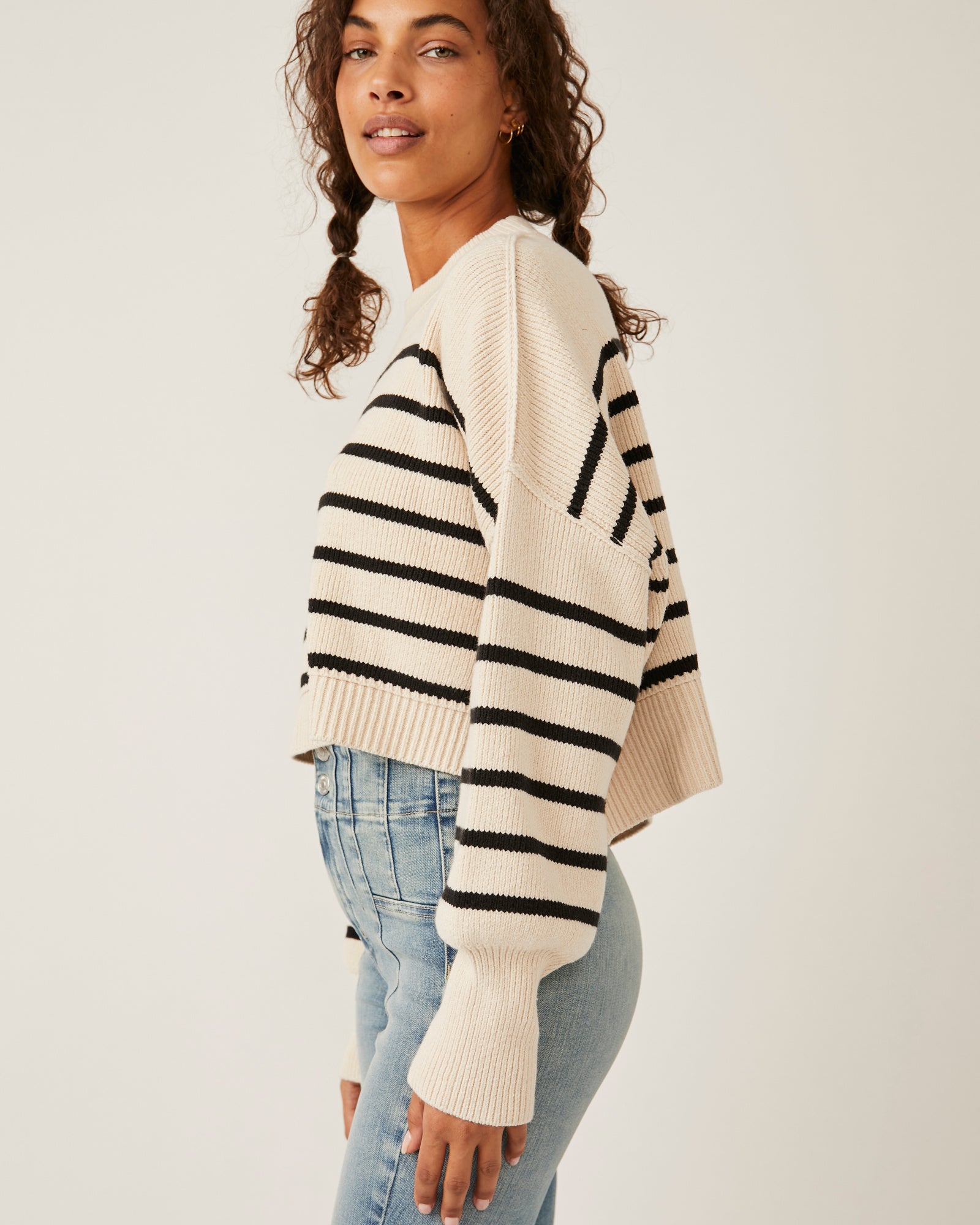 FREE PEOPLE EASY STREET CROP PULLOVER - PEARL COMBO