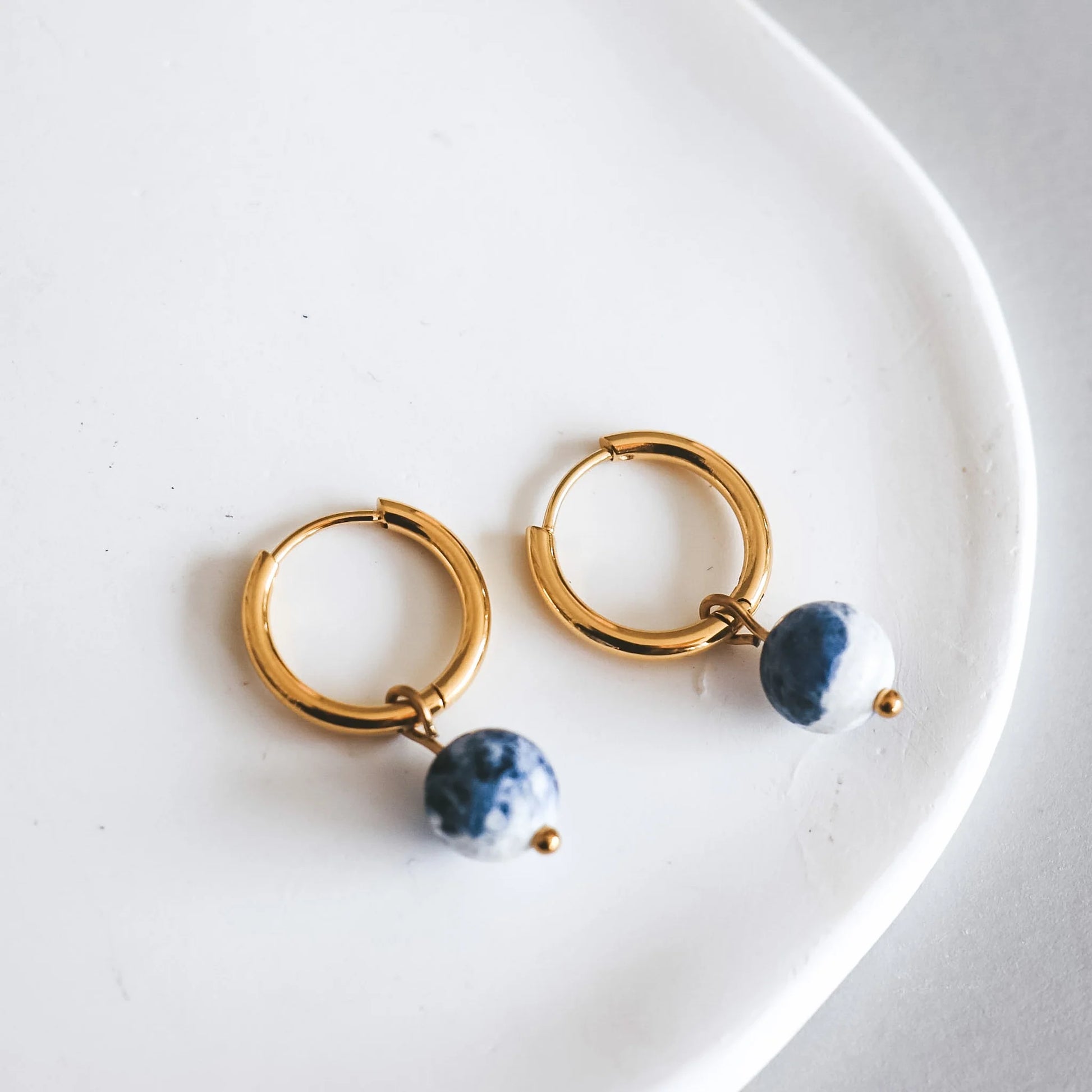 ROCO PENDANT EARRINGS - GOLD / BLUE