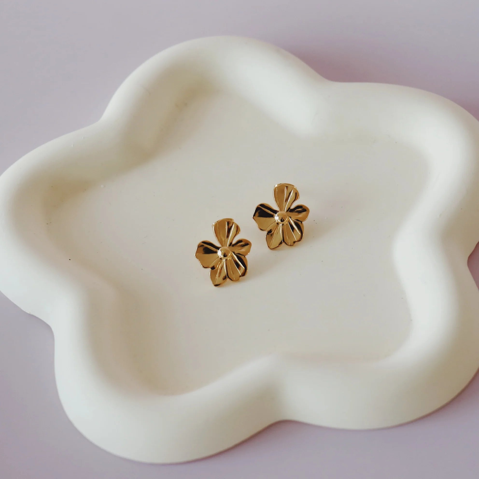SMALL VIOLA EARRINGS - GOLD