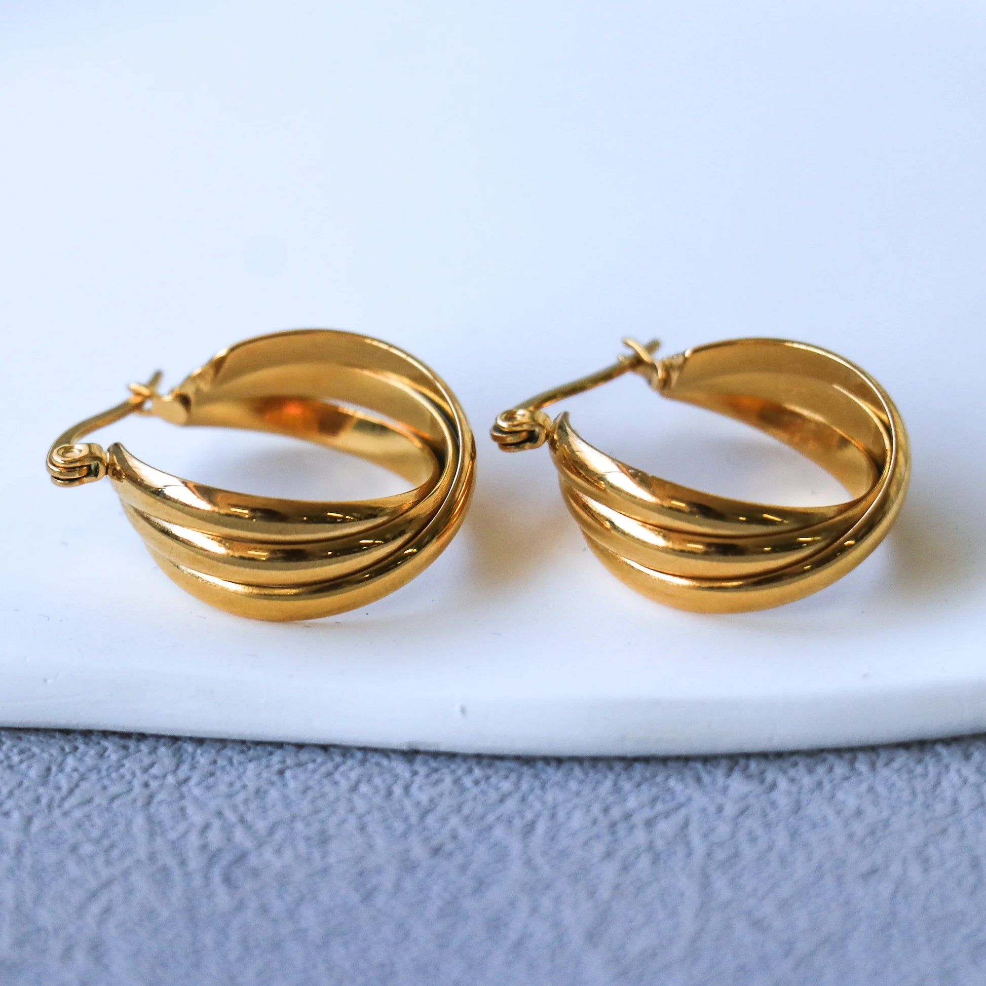 LICARO CHUNKY HOOP EARRINGS - GOLD