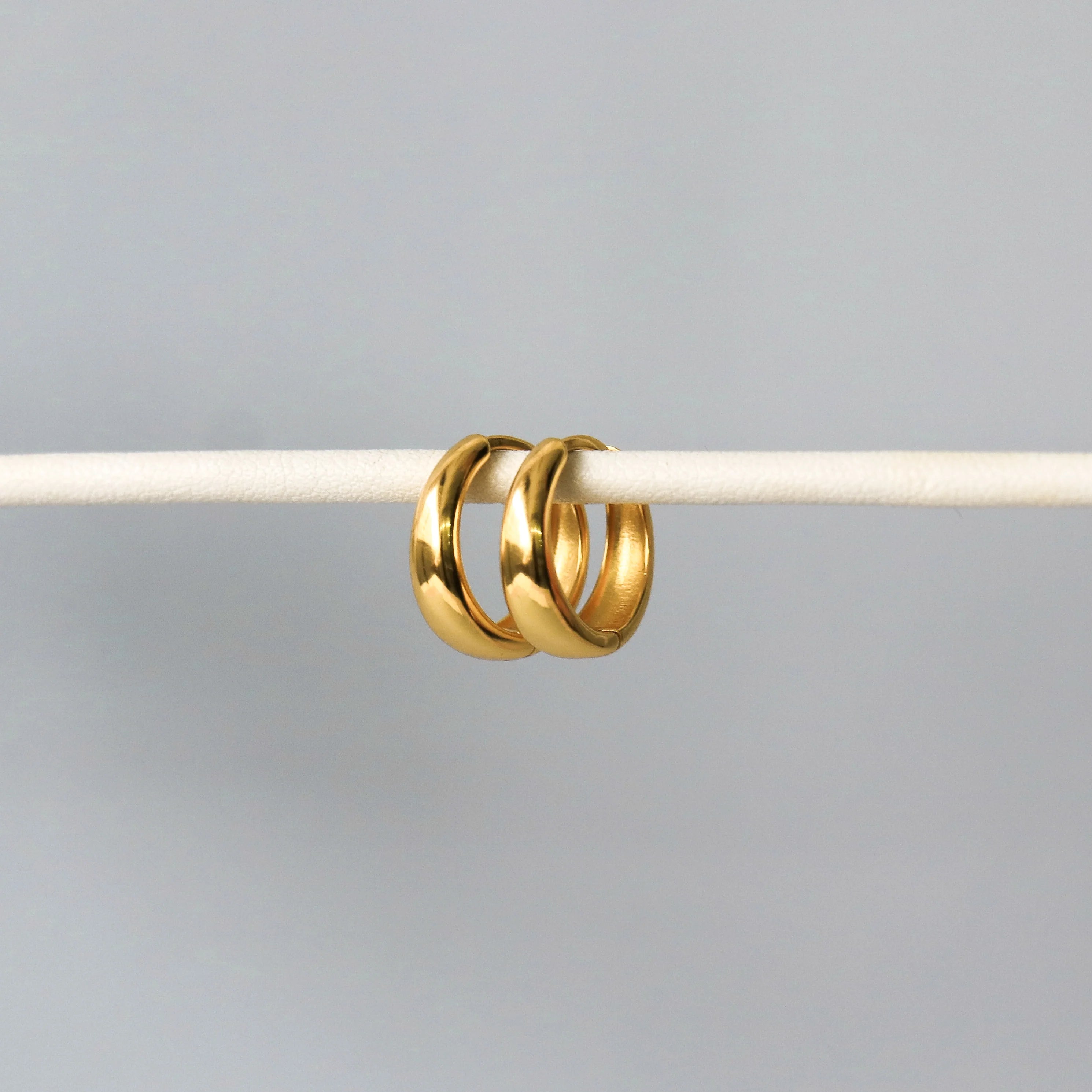 HOLERIO HOOP EARRINGS - GOLD