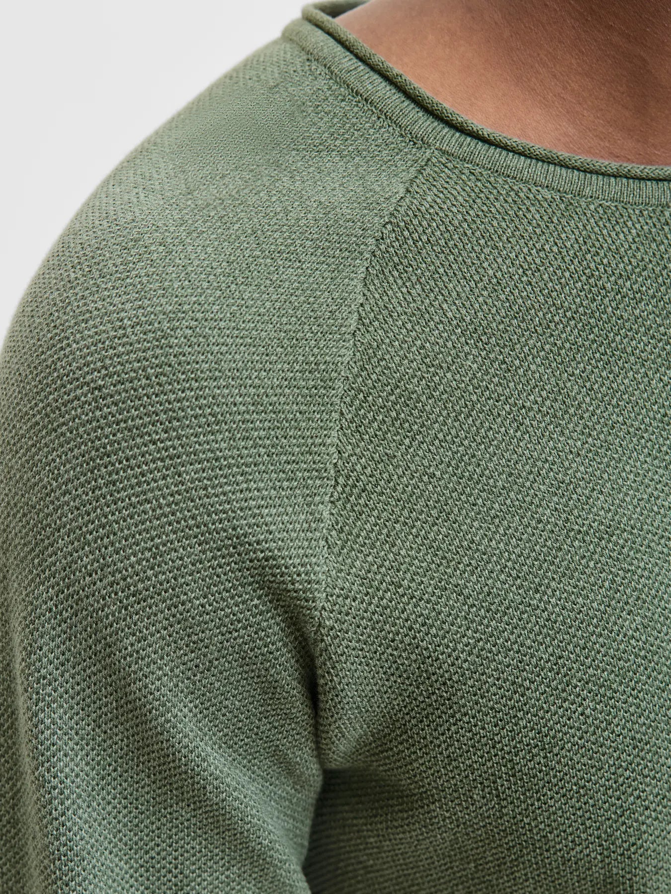 HILL KNIT CREW NECK SWEATER - LAUREL WREATH