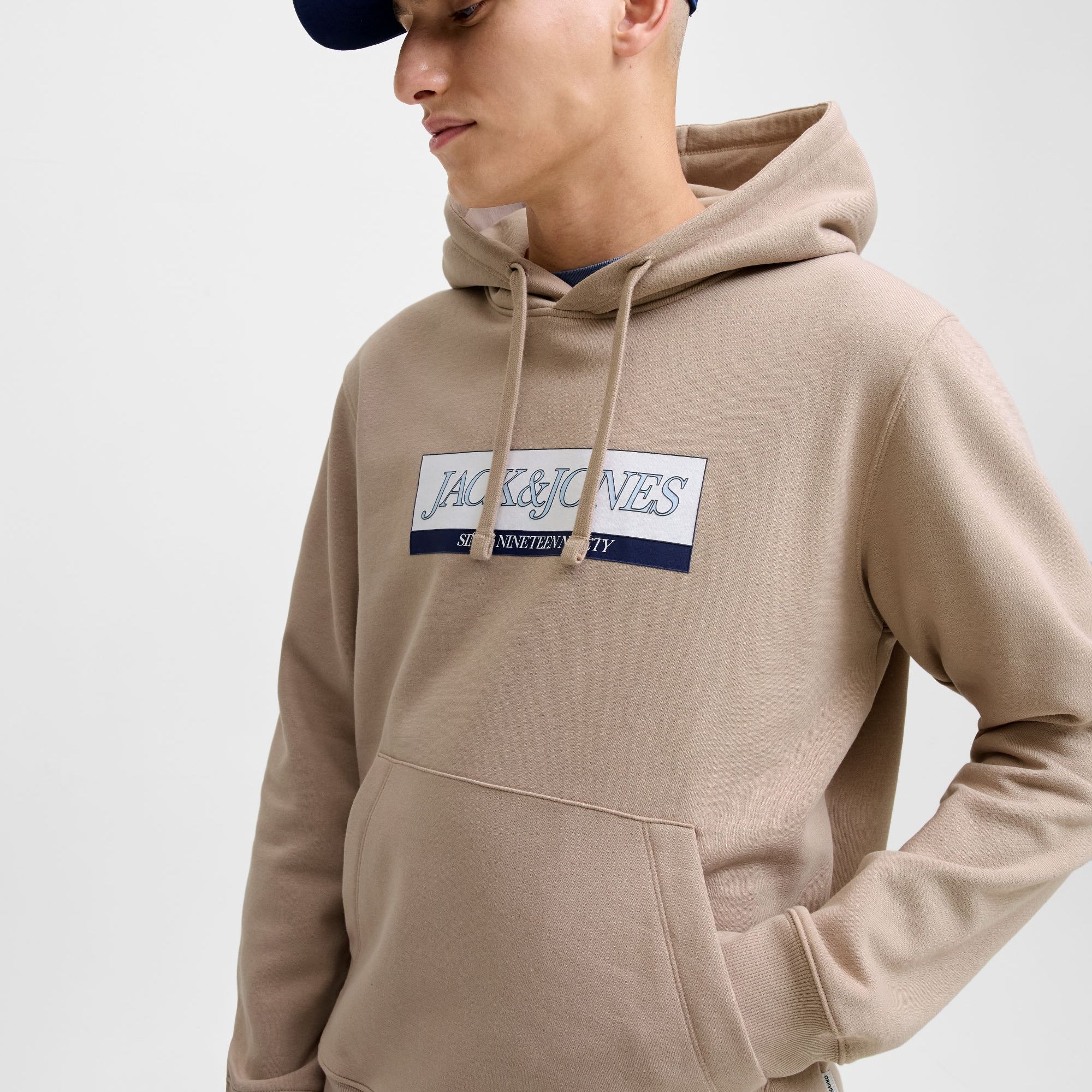 JJ ORINWOOD BLOCK BRANDING HOODIE - MOCHA