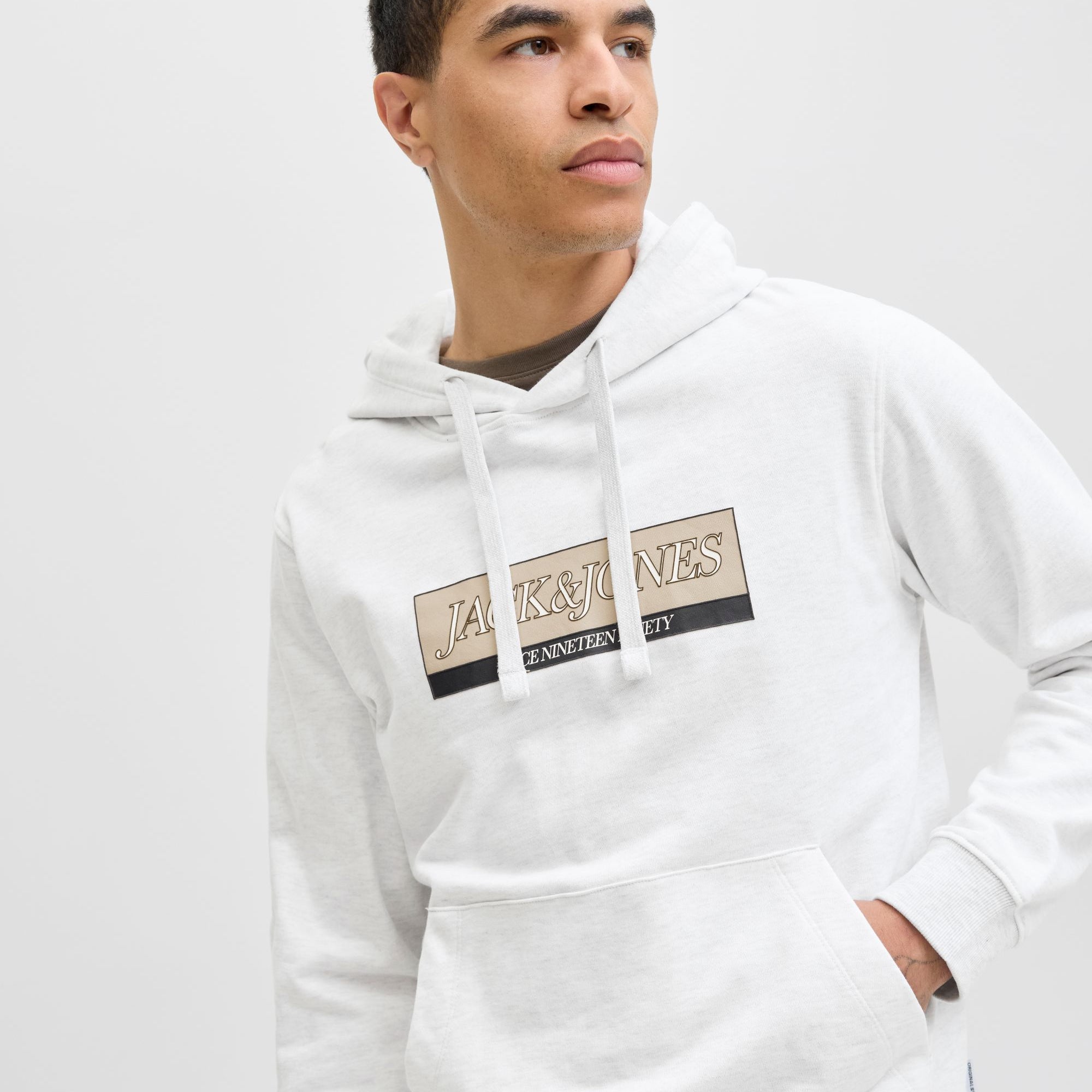 JJ ORINWOOD BLOCK BRANDING HOODIE - BRIGHT WHITE