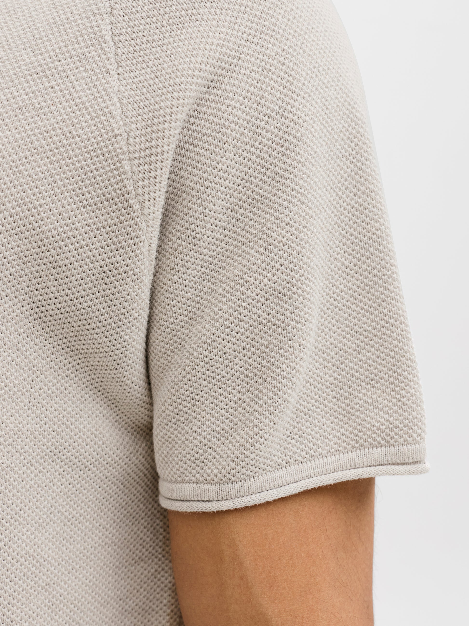 JJ HILLSPLIT NECK TEE - OATMEAL