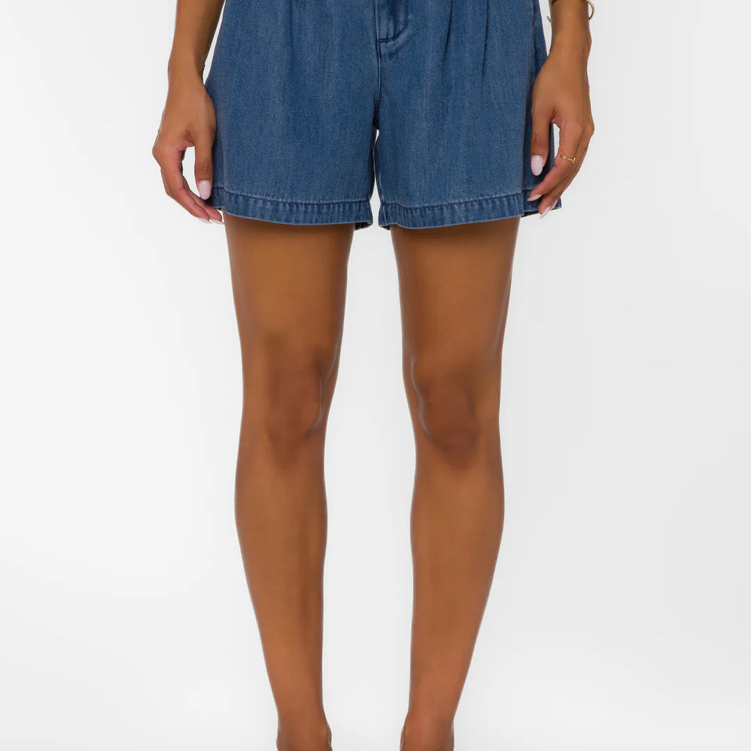 VELVET HEART KATYA PLEATED SHORTS - MEDIUM WASH