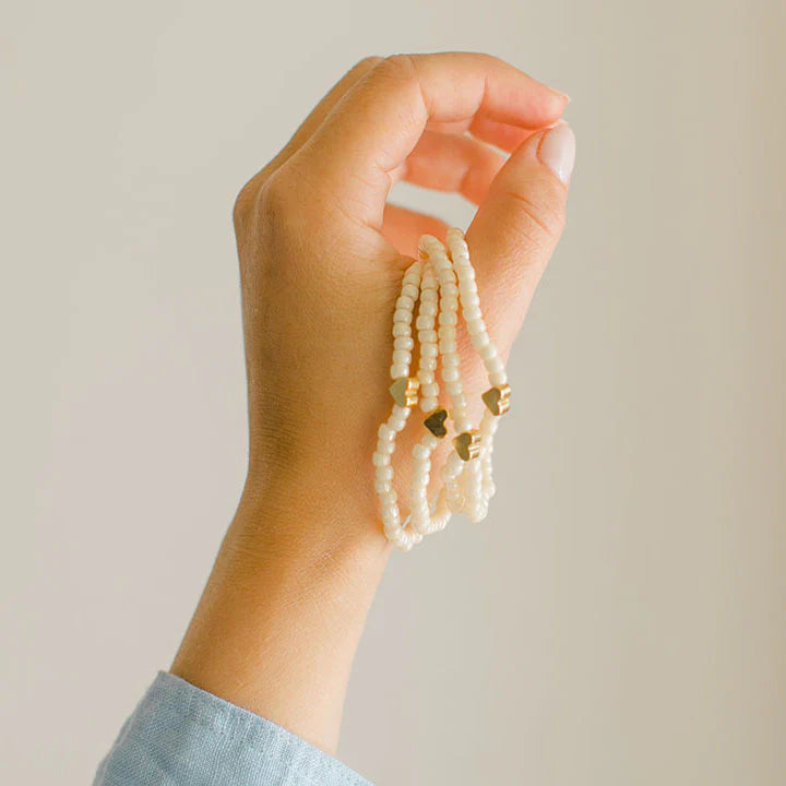 MADE BY MIRA HEART BEAD BRACELET - CREAM