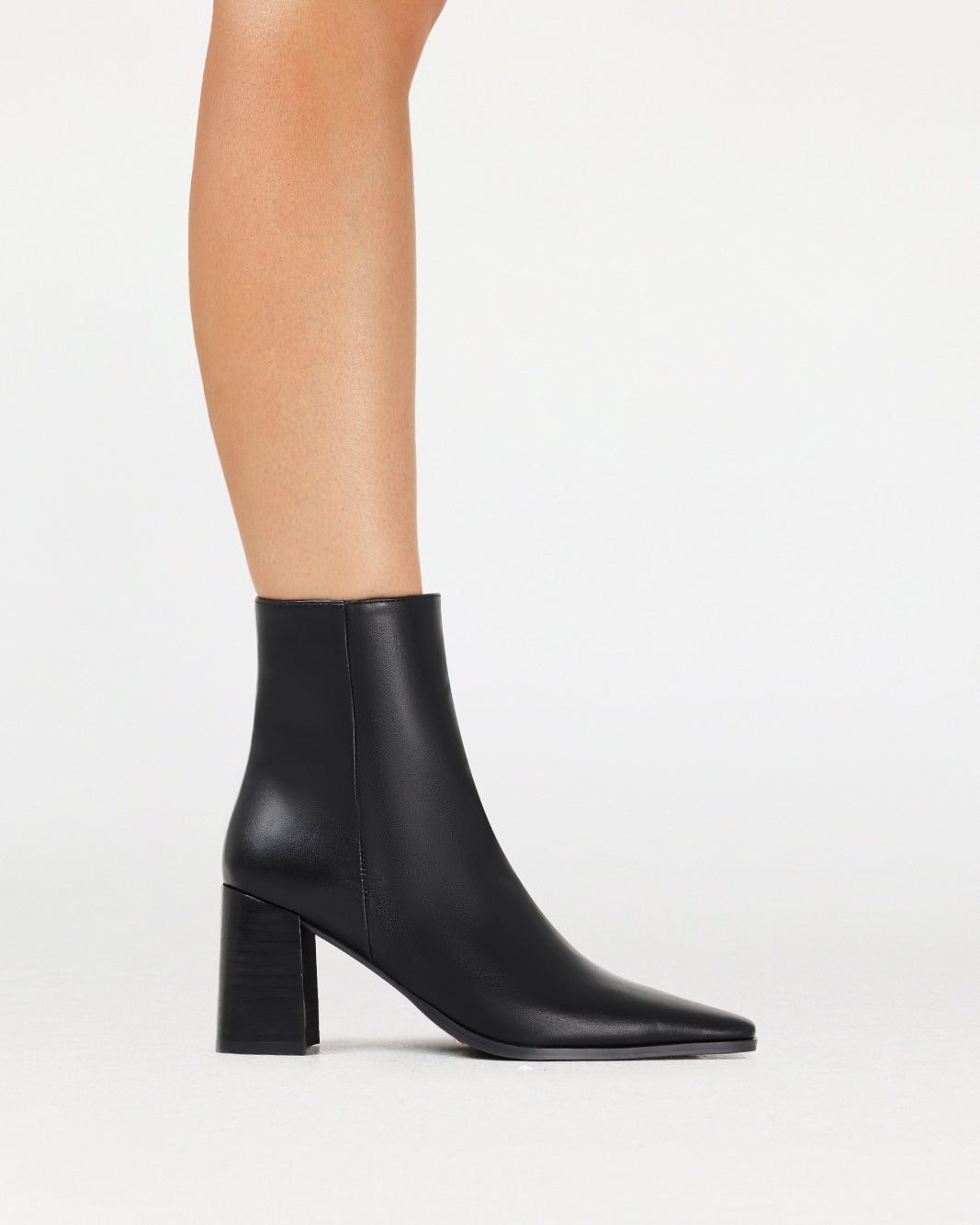 BILLINI OZI SHORT HEELED BOOT - BLACK