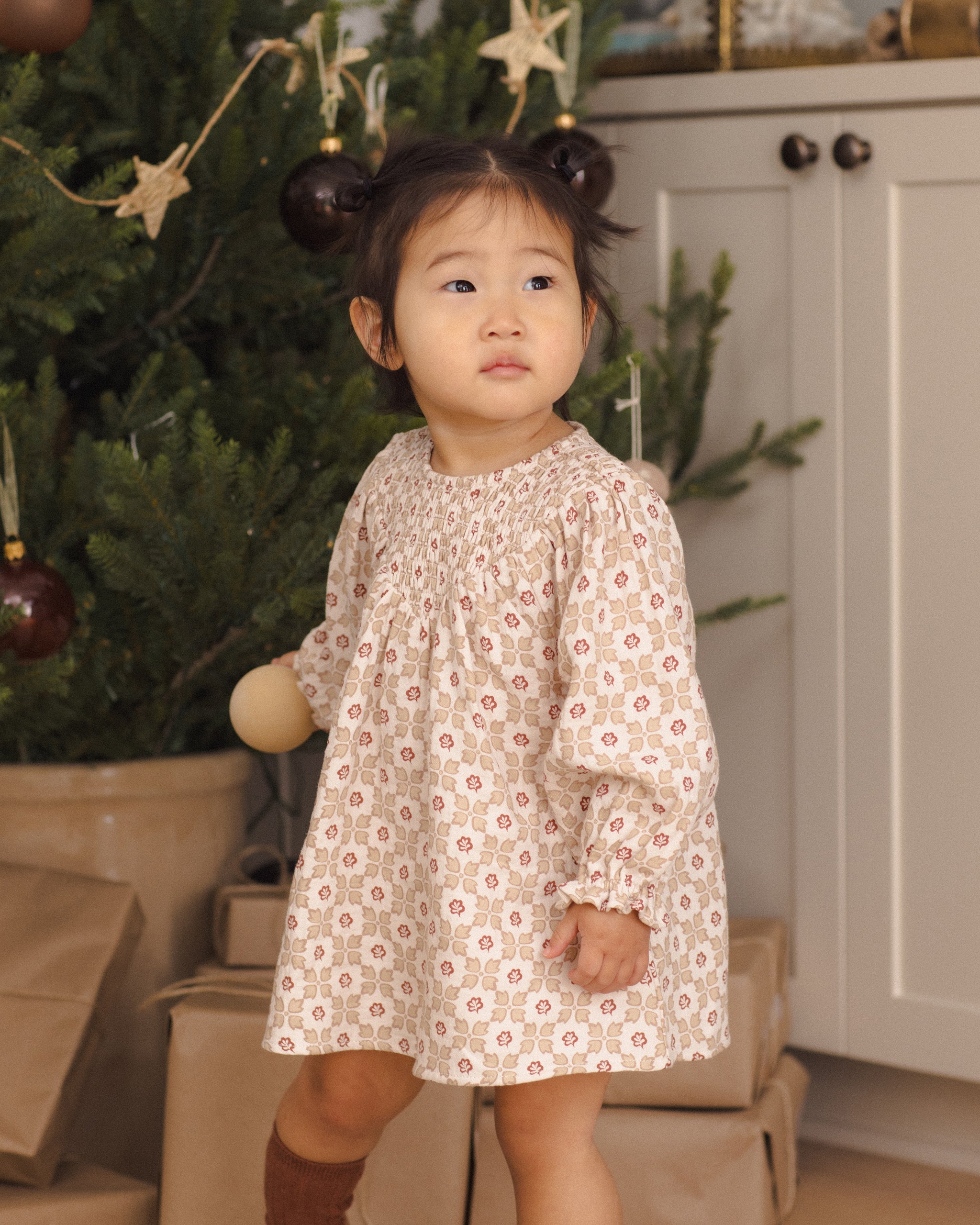 QUINCY MAE V SMOCKED DRESS - WINTER ROSE